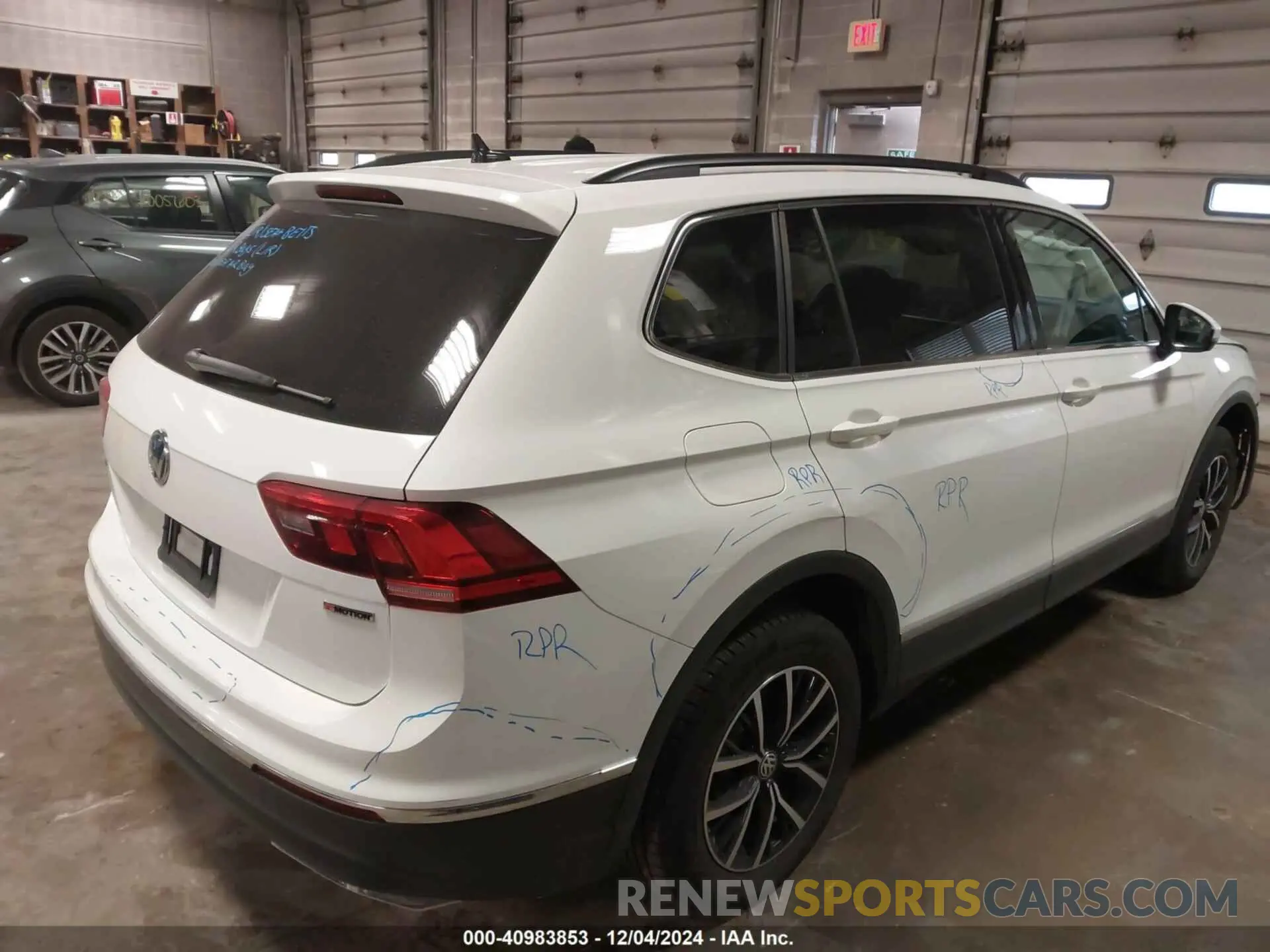 4 Photograph of a damaged car 3VV2B7AX1MM142501 VOLKSWAGEN TIGUAN 2021