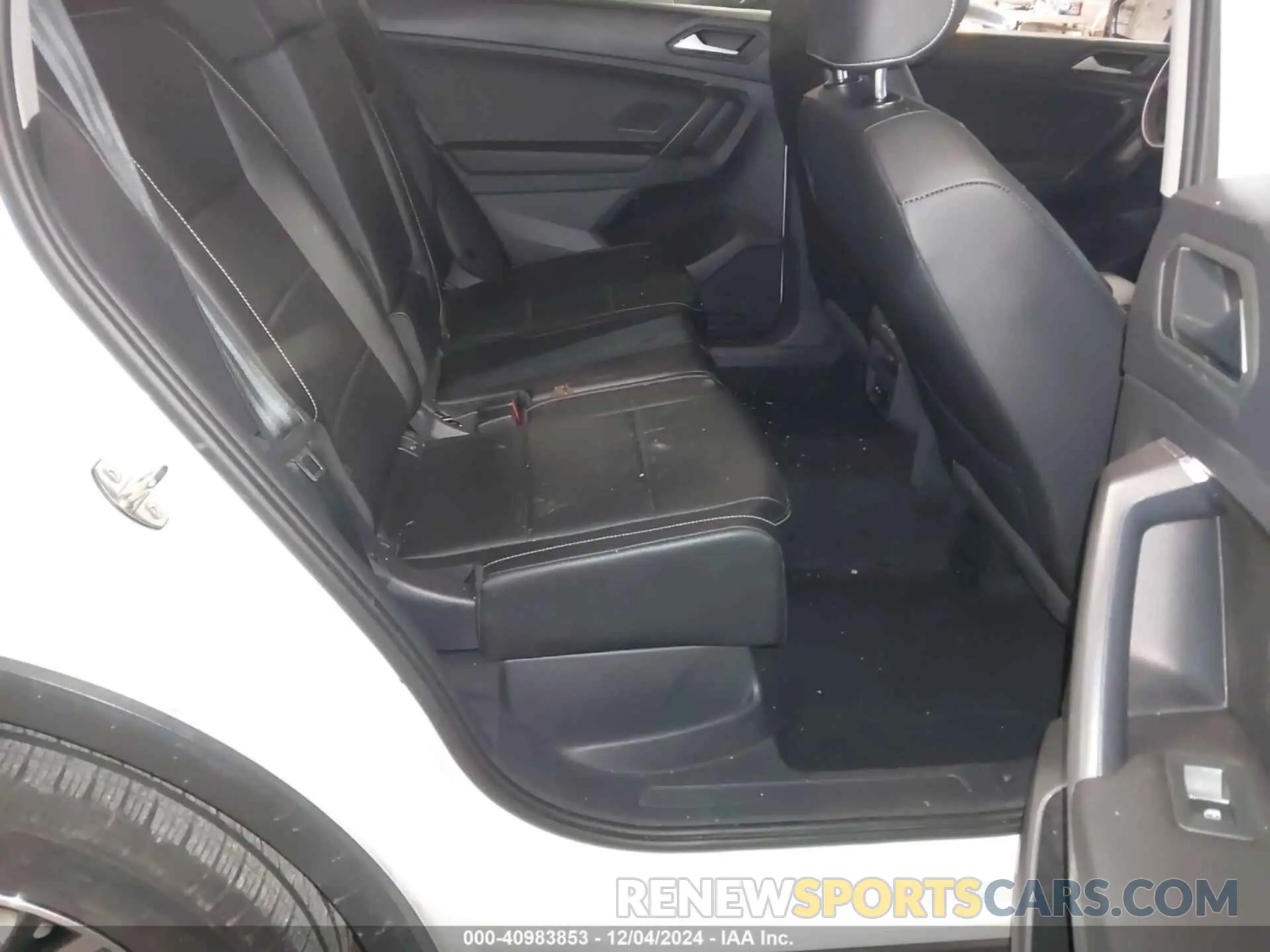 8 Photograph of a damaged car 3VV2B7AX1MM142501 VOLKSWAGEN TIGUAN 2021
