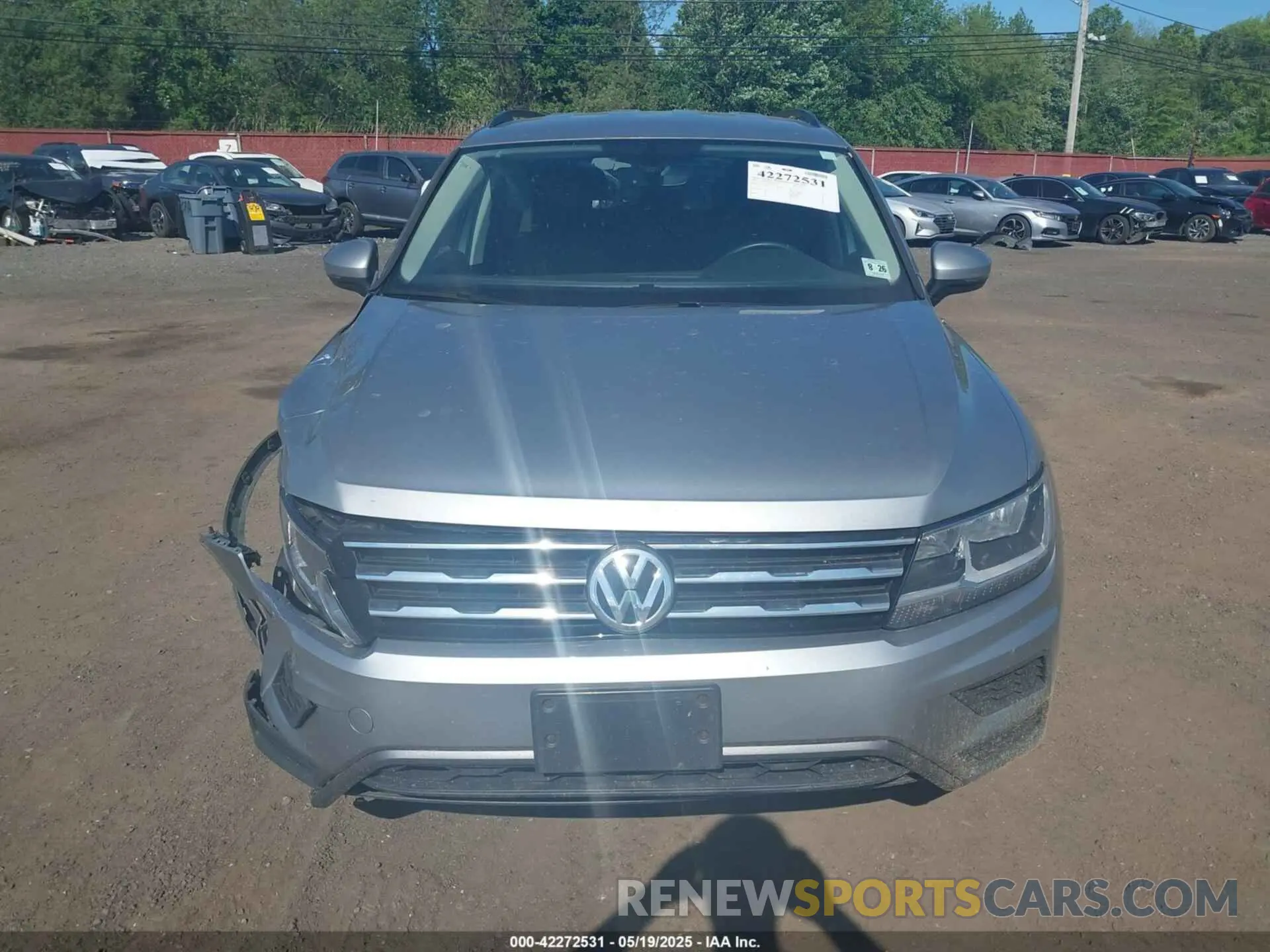 12 Photograph of a damaged car 3VV2B7AX1MM142823 VOLKSWAGEN TIGUAN 2021