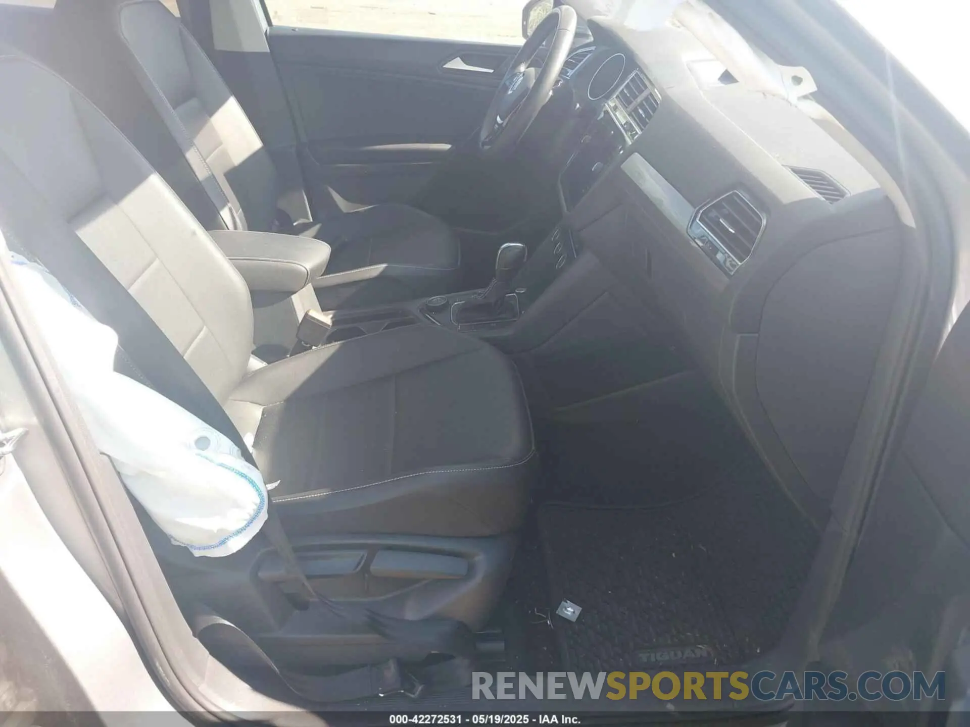 5 Photograph of a damaged car 3VV2B7AX1MM142823 VOLKSWAGEN TIGUAN 2021