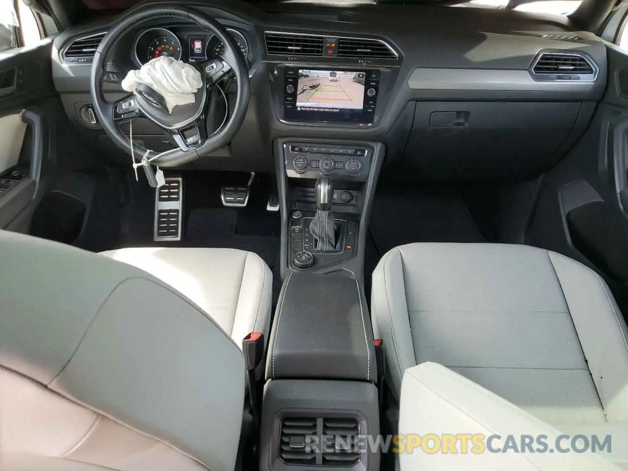 8 Photograph of a damaged car 3VV2B7AX2MM090733 VOLKSWAGEN TIGUAN 2021
