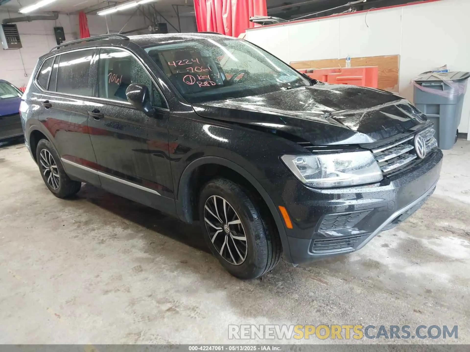 1 Photograph of a damaged car 3VV2B7AX2MM096399 VOLKSWAGEN TIGUAN 2021