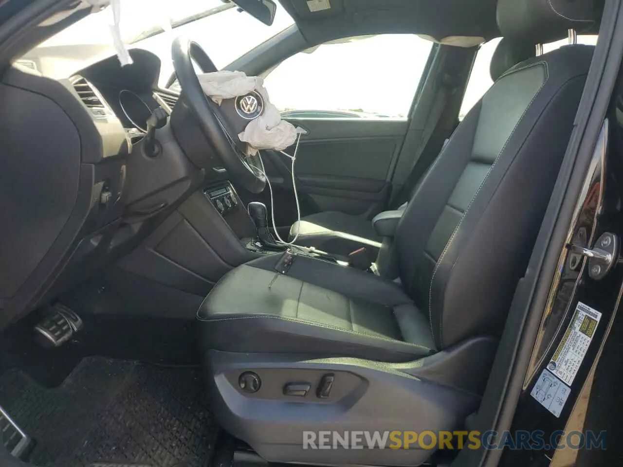 7 Photograph of a damaged car 3VV2B7AX2MM098542 VOLKSWAGEN TIGUAN 2021