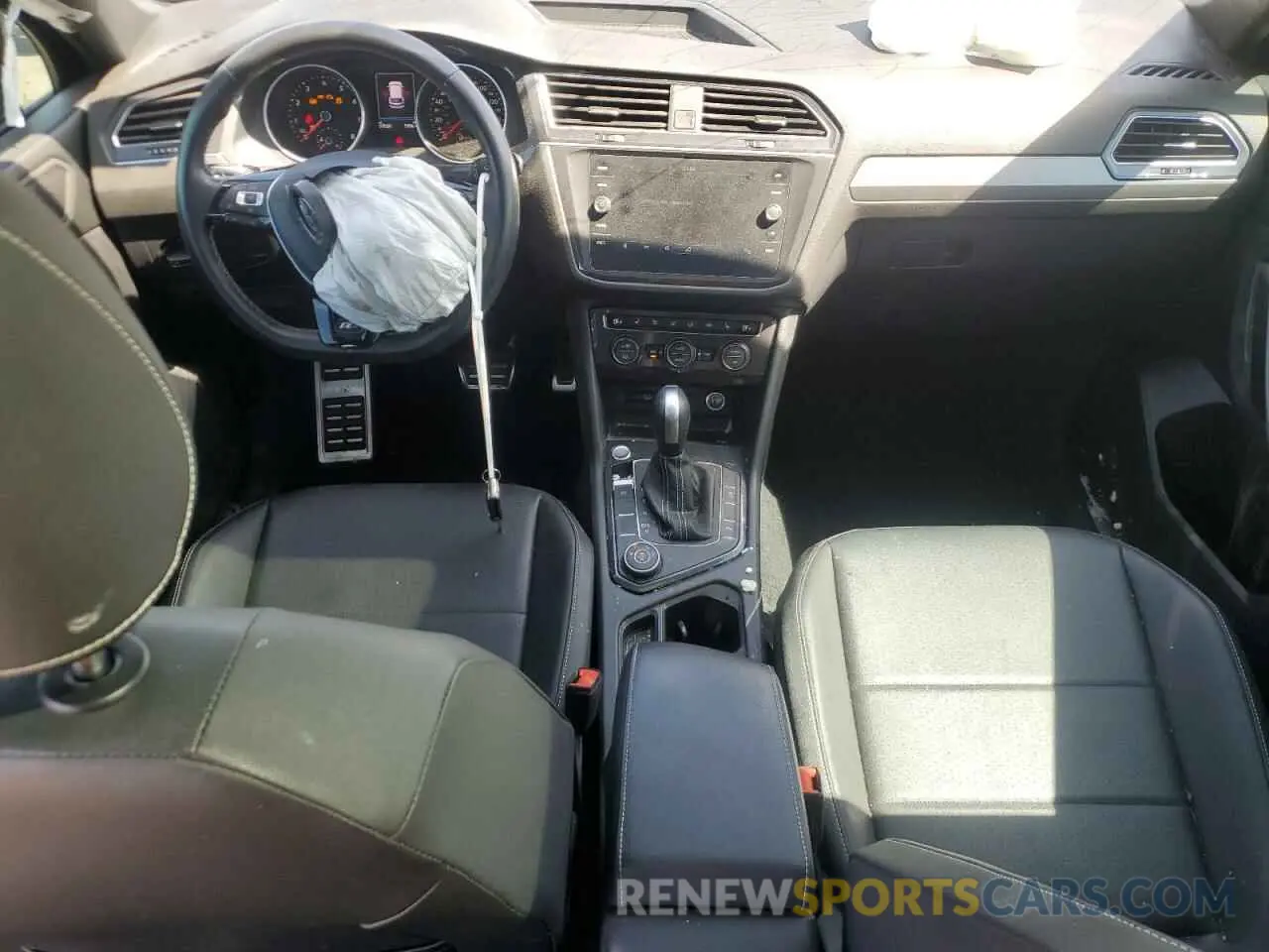 8 Photograph of a damaged car 3VV2B7AX2MM098542 VOLKSWAGEN TIGUAN 2021