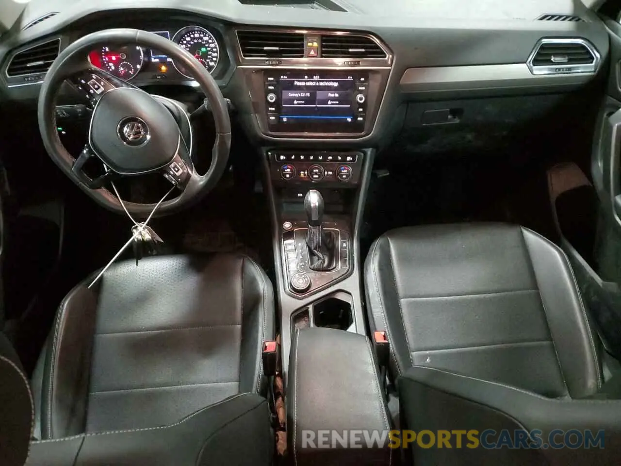 8 Photograph of a damaged car 3VV2B7AX2MM101584 VOLKSWAGEN TIGUAN 2021
