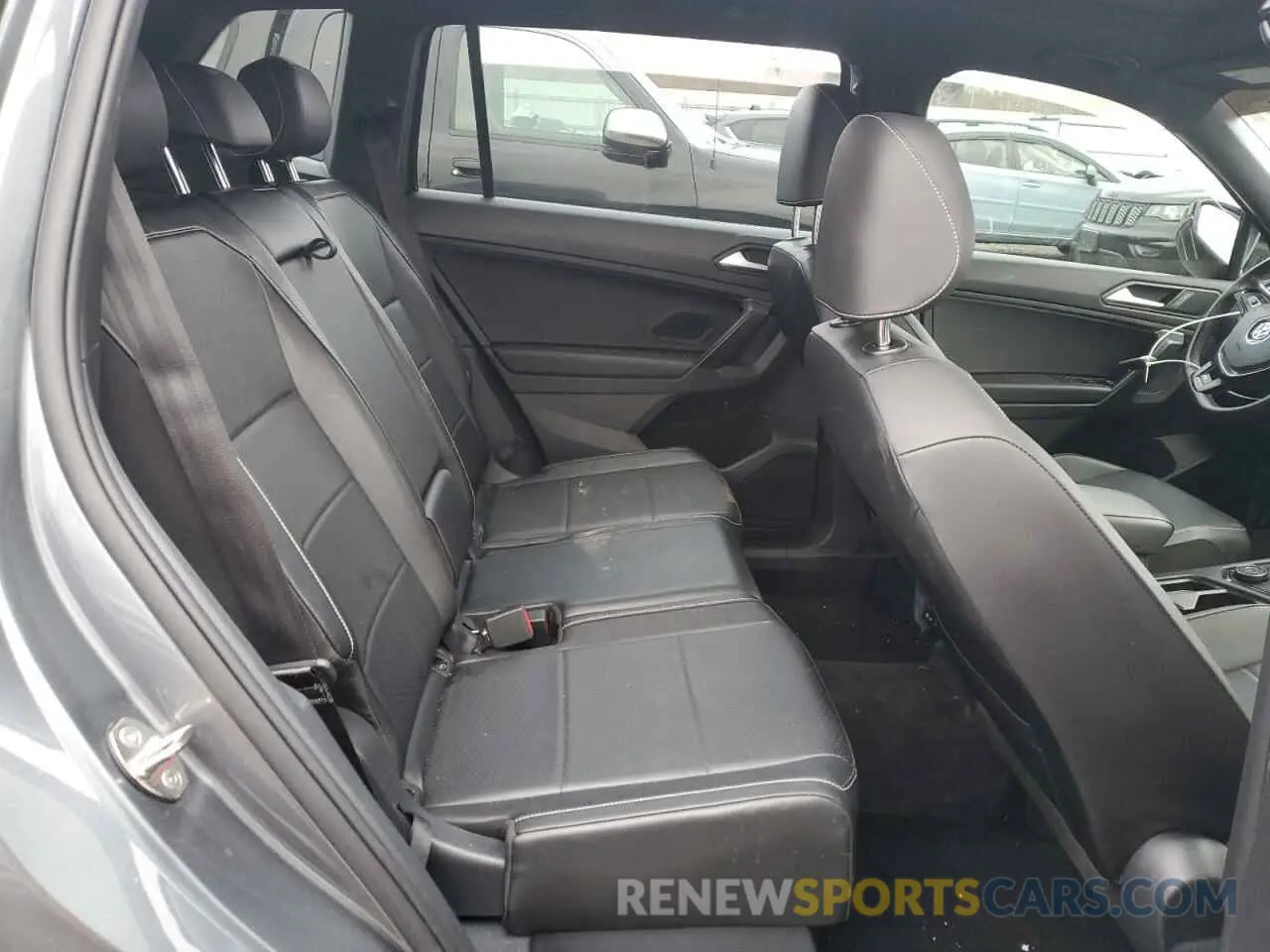11 Photograph of a damaged car 3VV2B7AX2MM115632 VOLKSWAGEN TIGUAN 2021