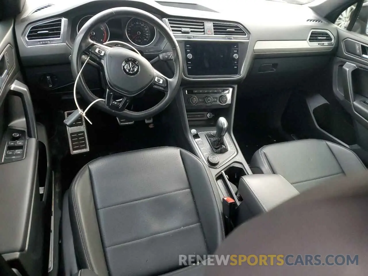 8 Photograph of a damaged car 3VV2B7AX2MM115632 VOLKSWAGEN TIGUAN 2021
