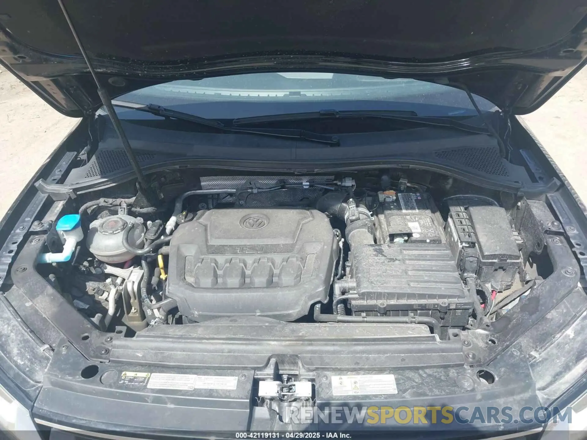 10 Photograph of a damaged car 3VV2B7AX2MM133449 VOLKSWAGEN TIGUAN 2021