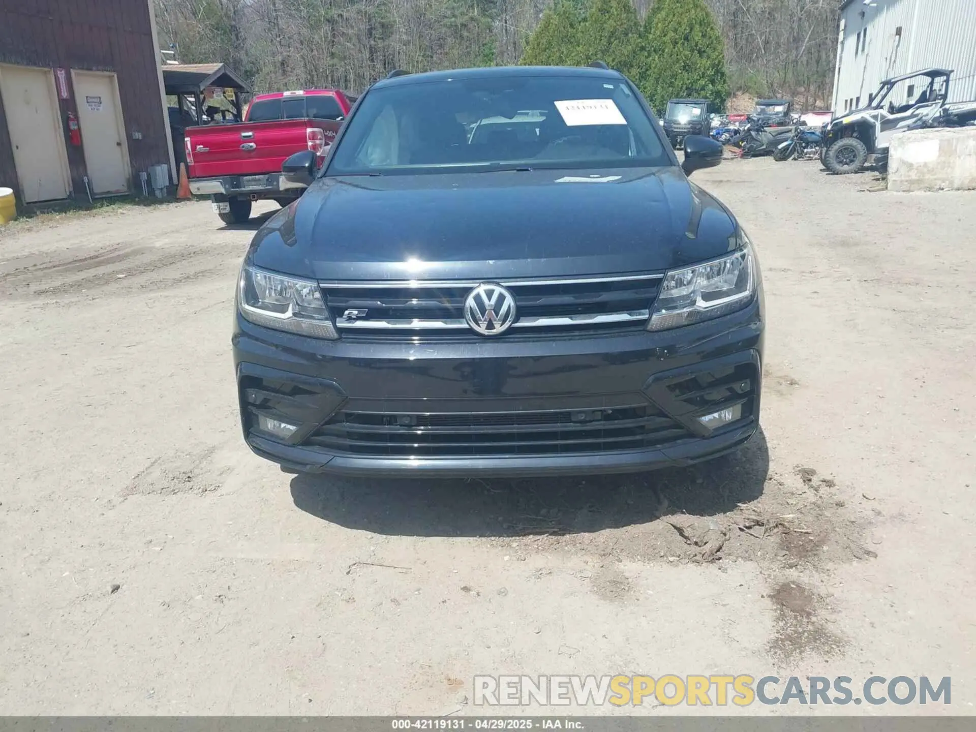 12 Photograph of a damaged car 3VV2B7AX2MM133449 VOLKSWAGEN TIGUAN 2021