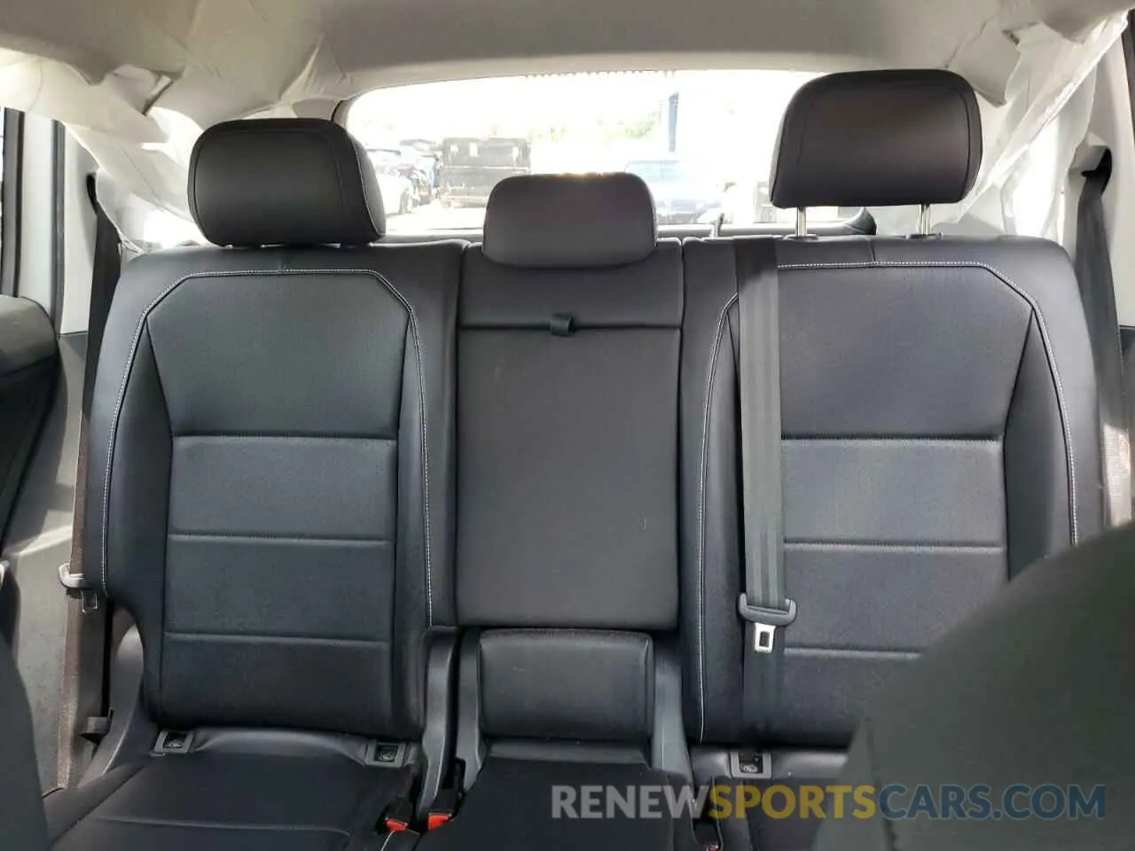 10 Photograph of a damaged car 3VV2B7AX3MM009500 VOLKSWAGEN TIGUAN 2021