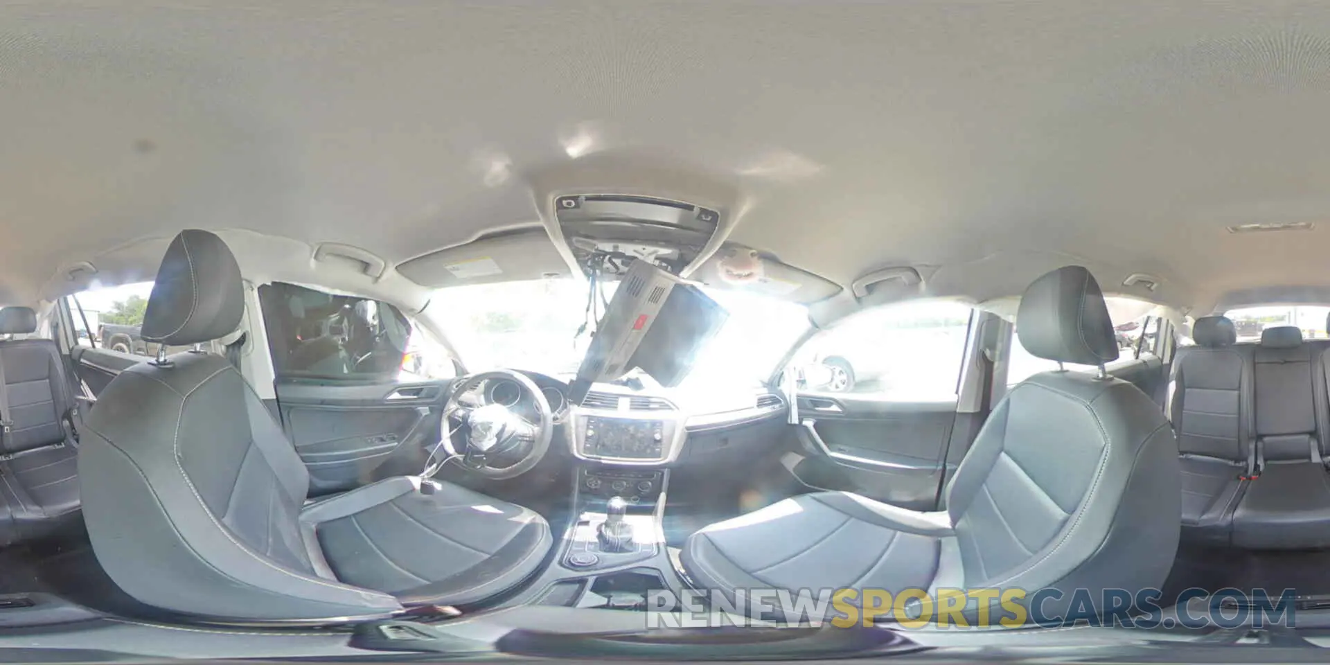16 Photograph of a damaged car 3VV2B7AX3MM009500 VOLKSWAGEN TIGUAN 2021