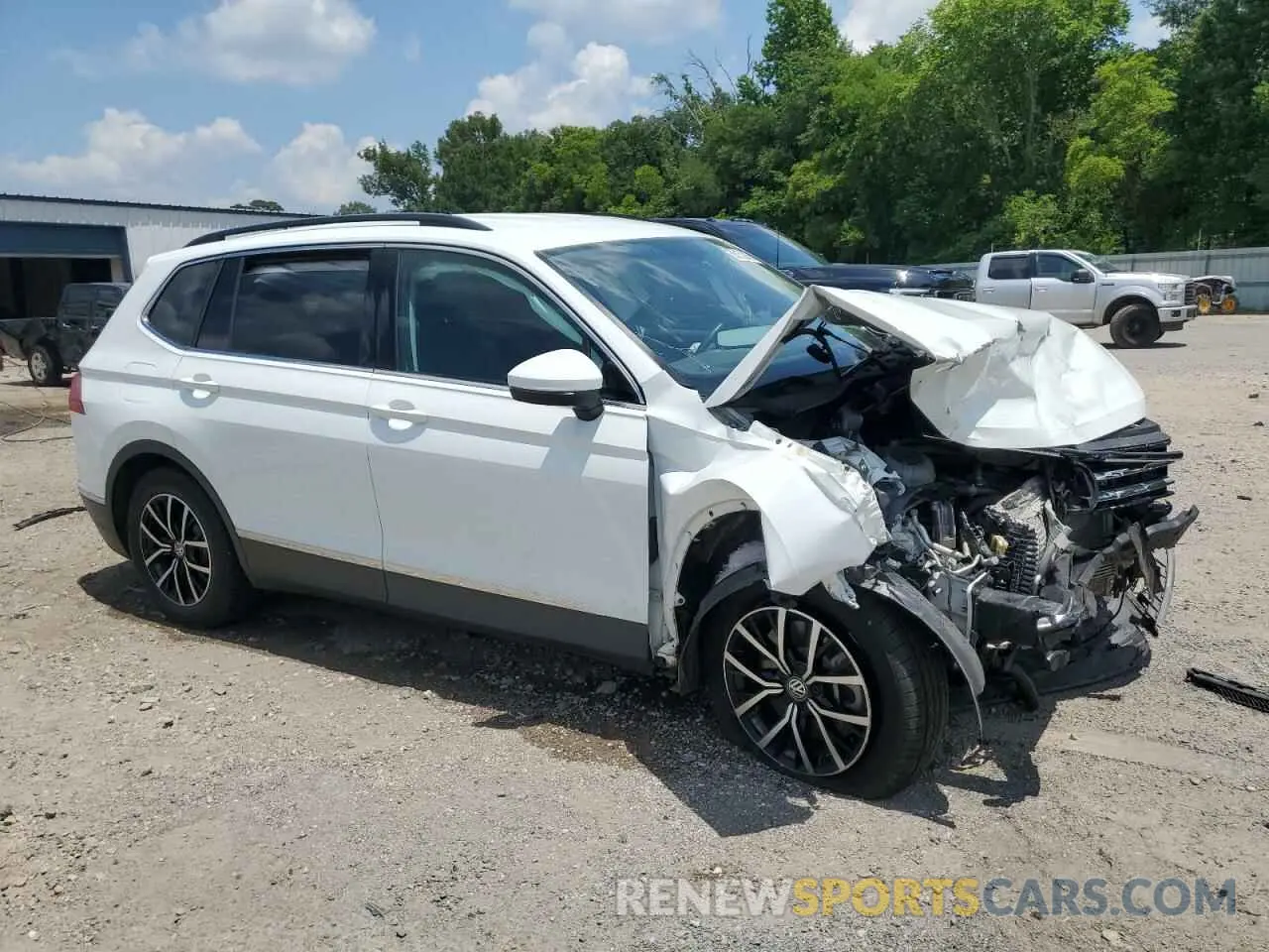 4 Photograph of a damaged car 3VV2B7AX3MM009500 VOLKSWAGEN TIGUAN 2021