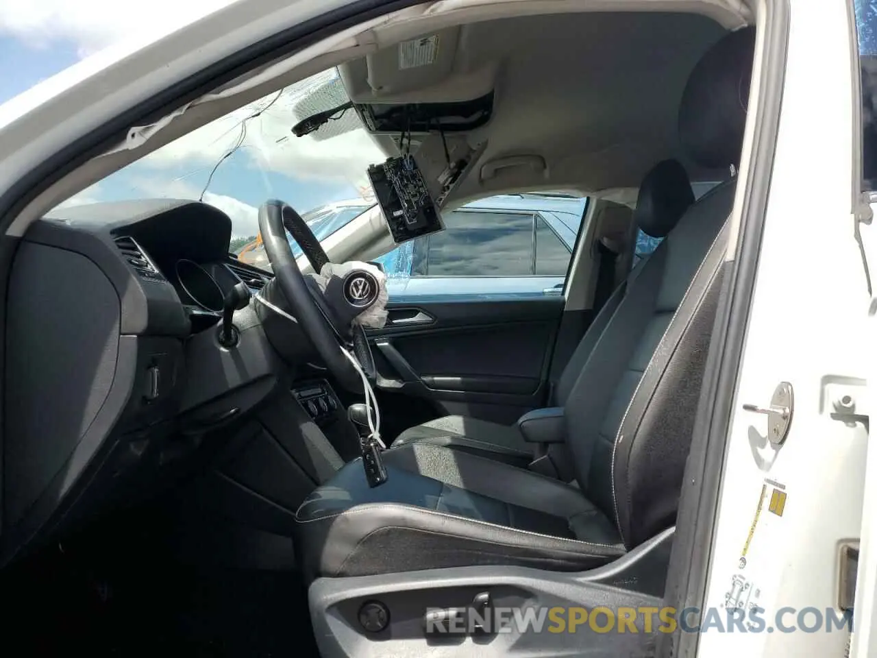 7 Photograph of a damaged car 3VV2B7AX3MM009500 VOLKSWAGEN TIGUAN 2021
