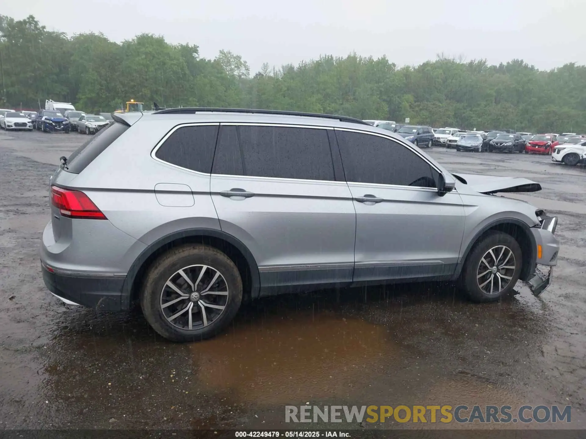 13 Photograph of a damaged car 3VV2B7AX3MM013711 VOLKSWAGEN TIGUAN 2021