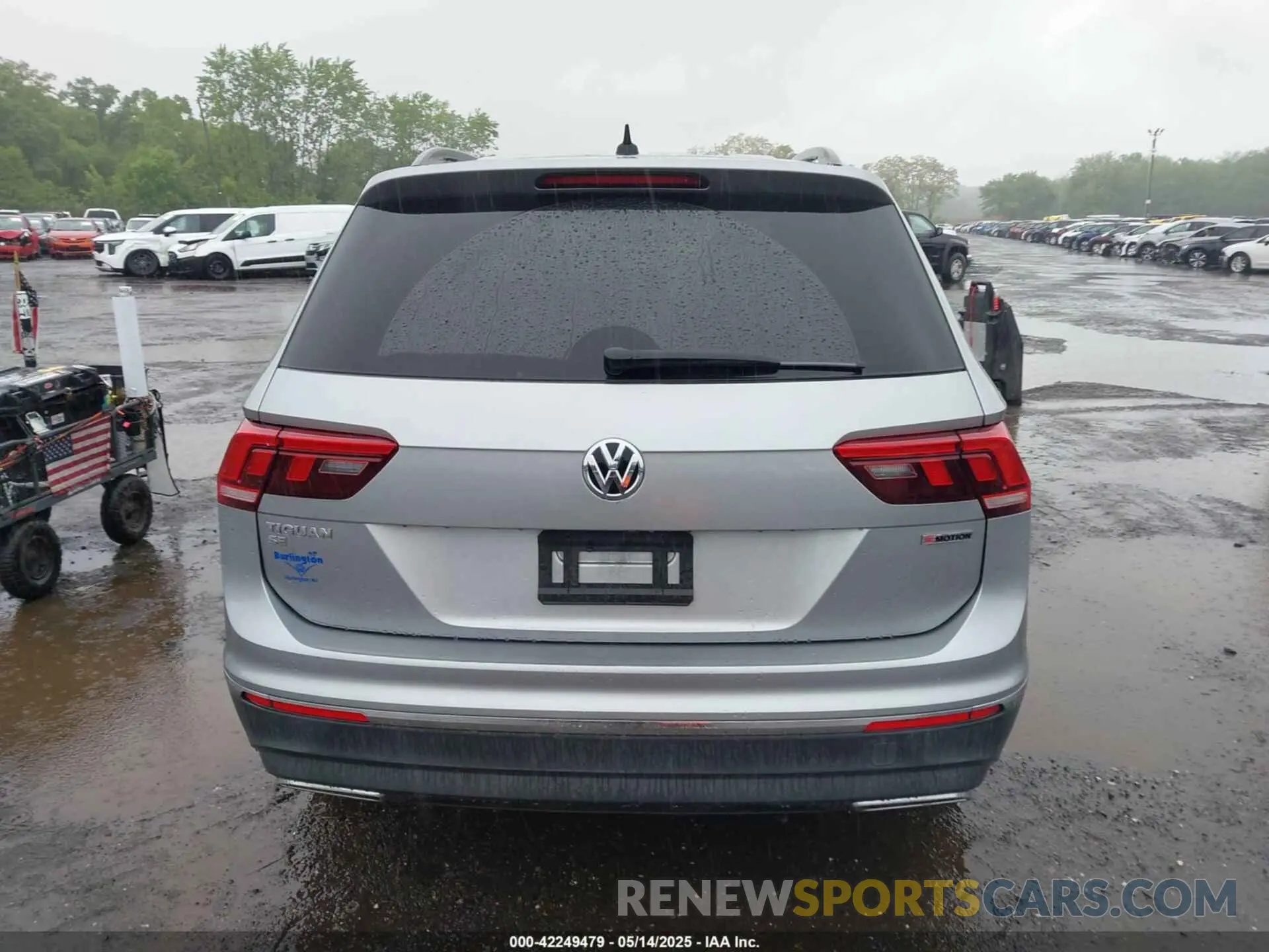 16 Photograph of a damaged car 3VV2B7AX3MM013711 VOLKSWAGEN TIGUAN 2021