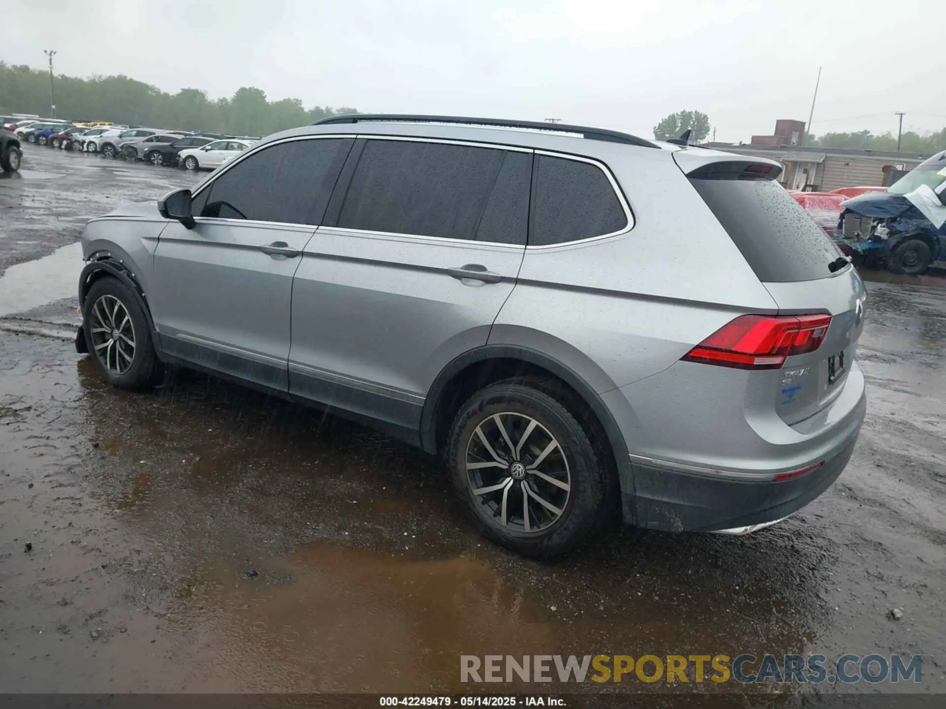3 Photograph of a damaged car 3VV2B7AX3MM013711 VOLKSWAGEN TIGUAN 2021