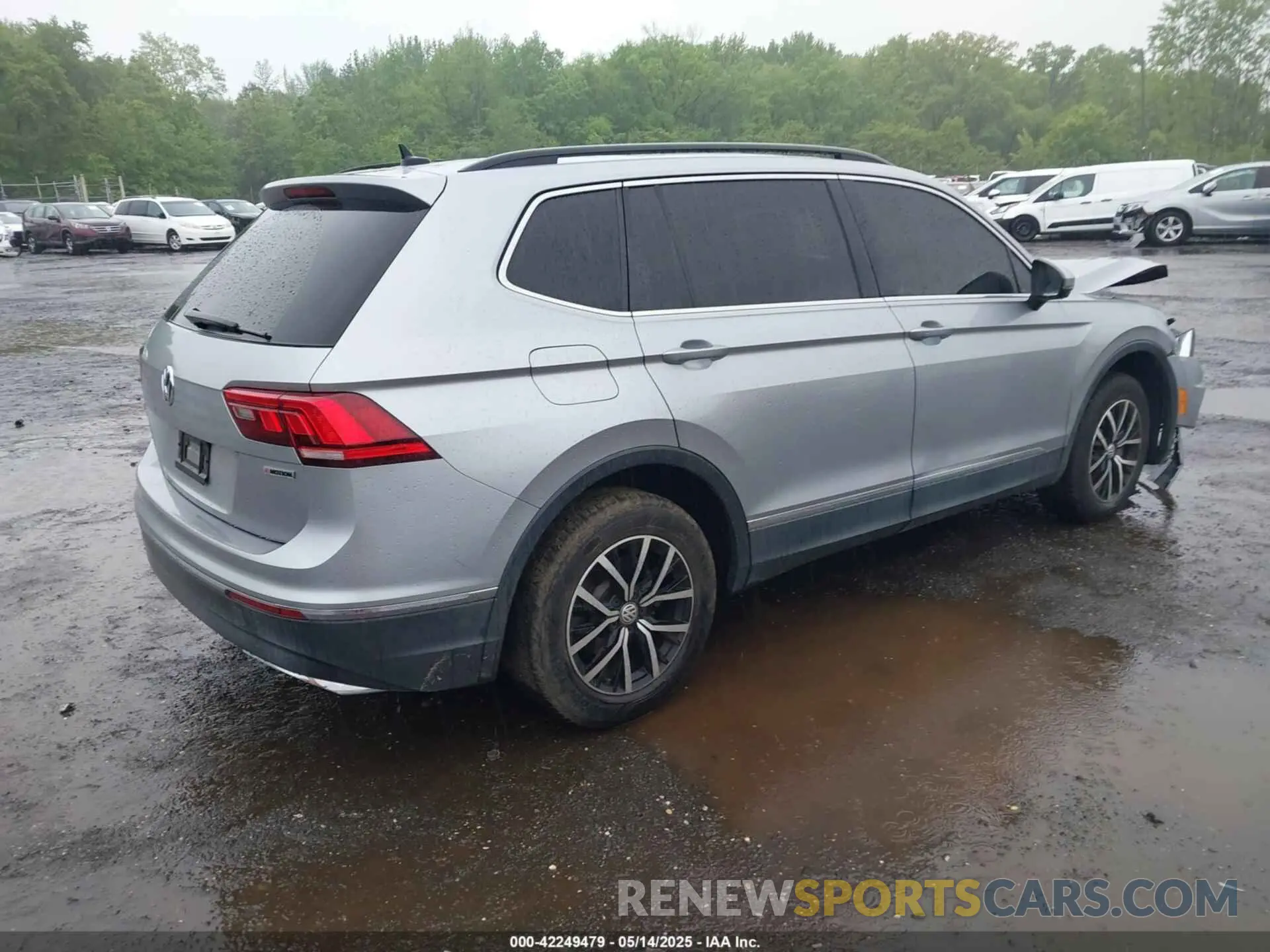4 Photograph of a damaged car 3VV2B7AX3MM013711 VOLKSWAGEN TIGUAN 2021