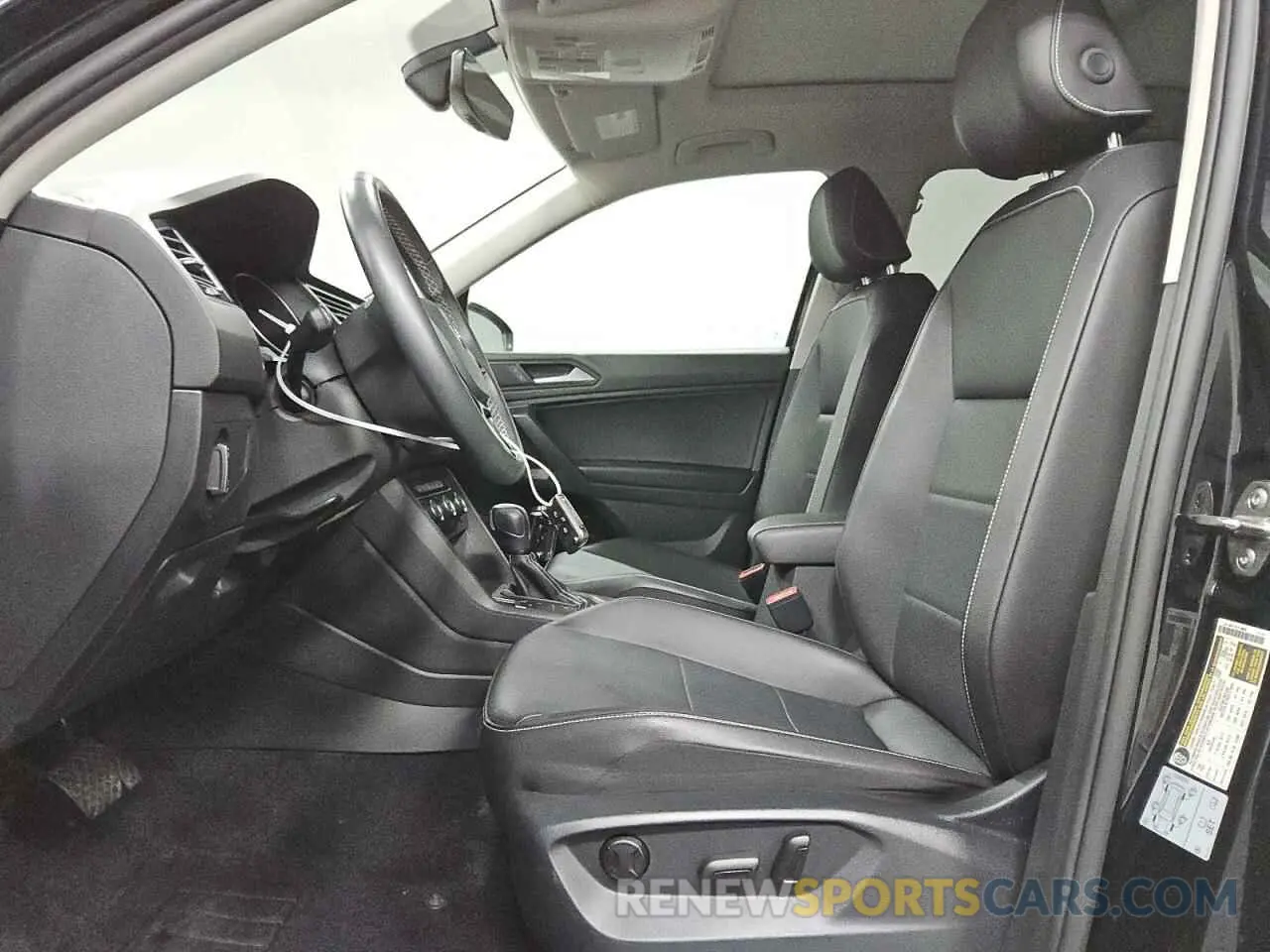 7 Photograph of a damaged car 3VV2B7AX3MM021758 VOLKSWAGEN TIGUAN 2021