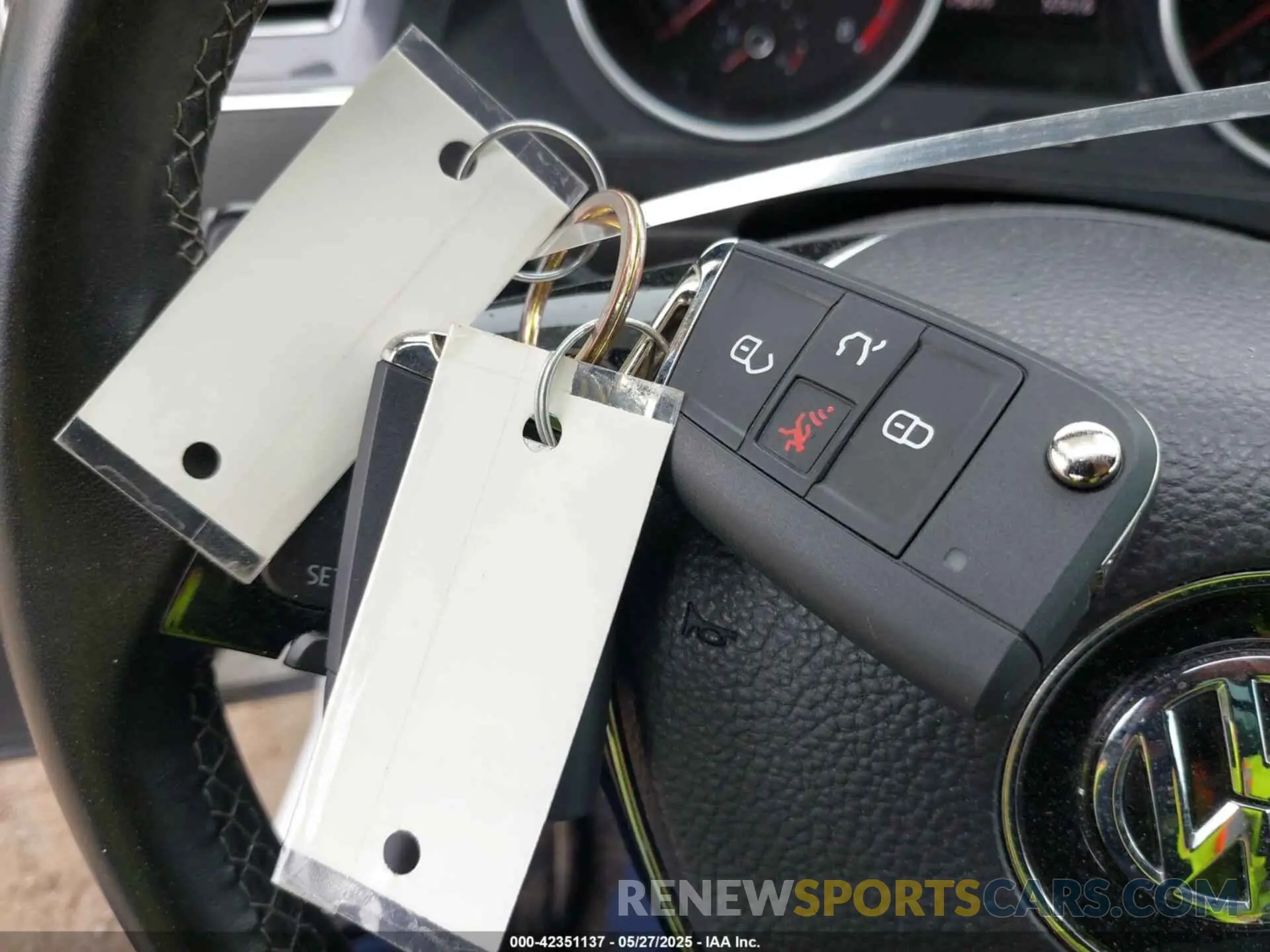 11 Photograph of a damaged car 3VV2B7AX3MM043999 VOLKSWAGEN TIGUAN 2021