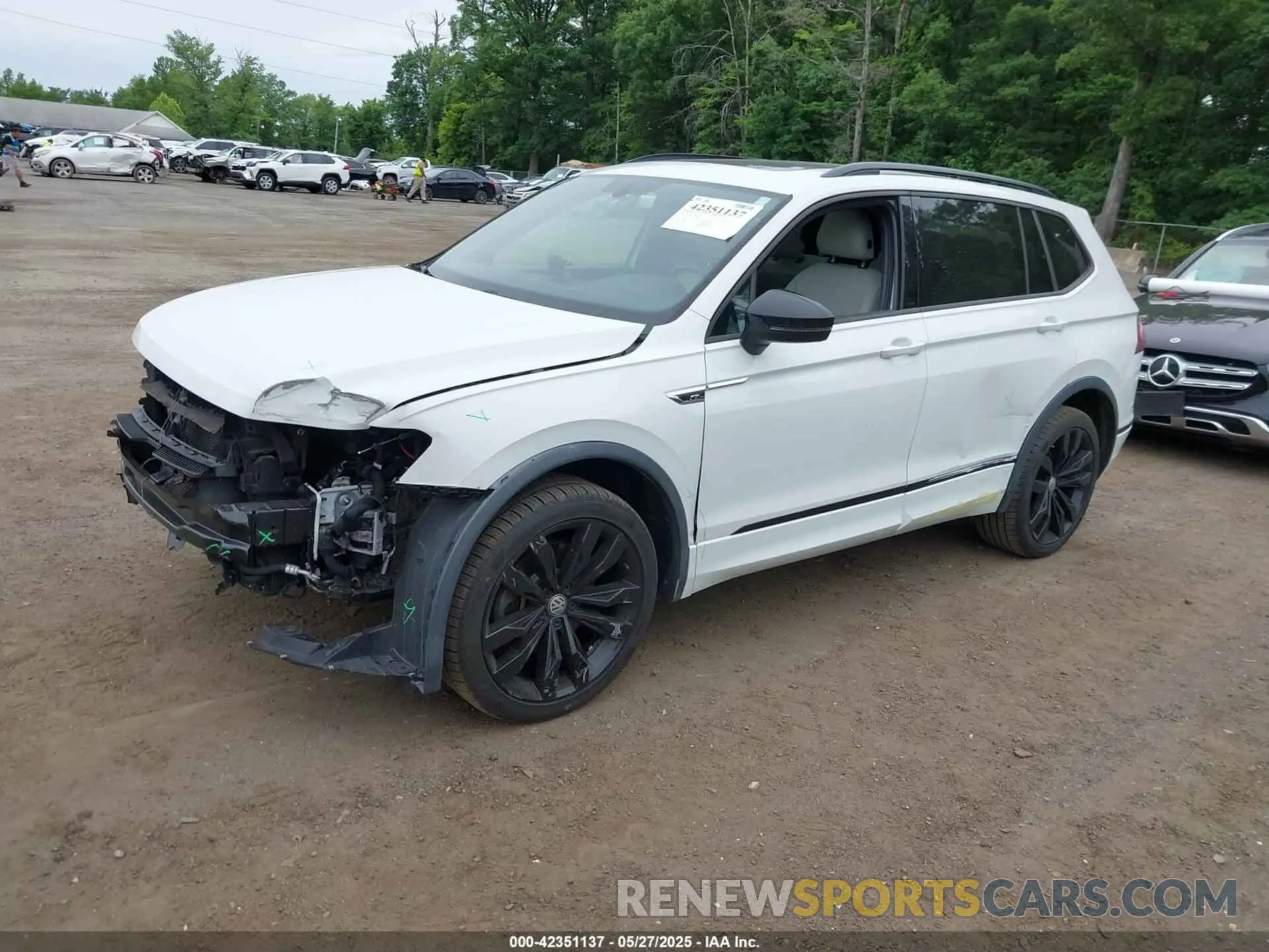 2 Photograph of a damaged car 3VV2B7AX3MM043999 VOLKSWAGEN TIGUAN 2021