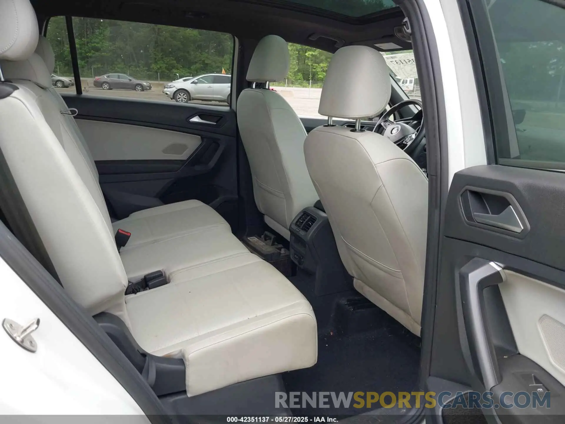 8 Photograph of a damaged car 3VV2B7AX3MM043999 VOLKSWAGEN TIGUAN 2021