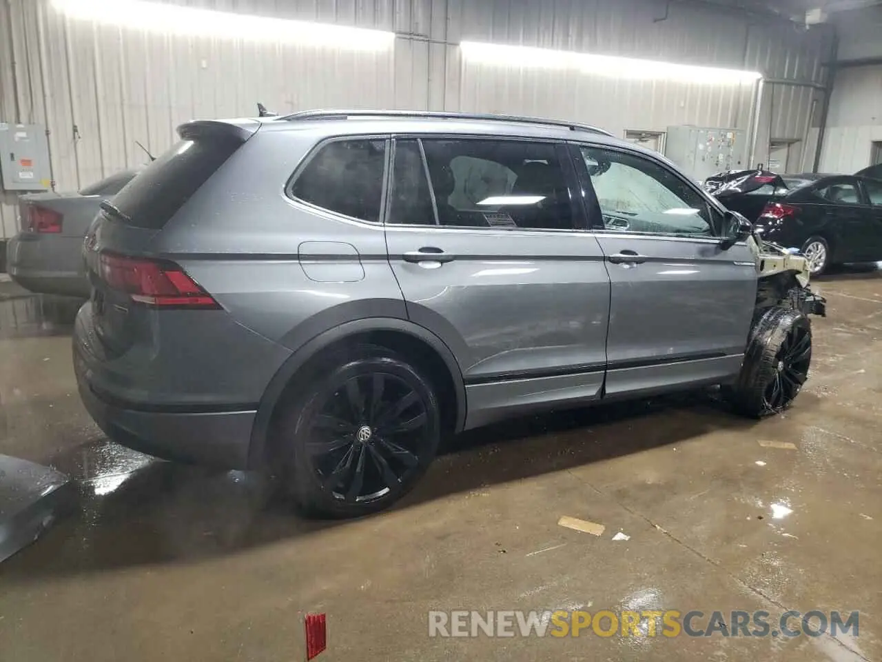 3 Photograph of a damaged car 3VV2B7AX3MM049057 VOLKSWAGEN TIGUAN 2021