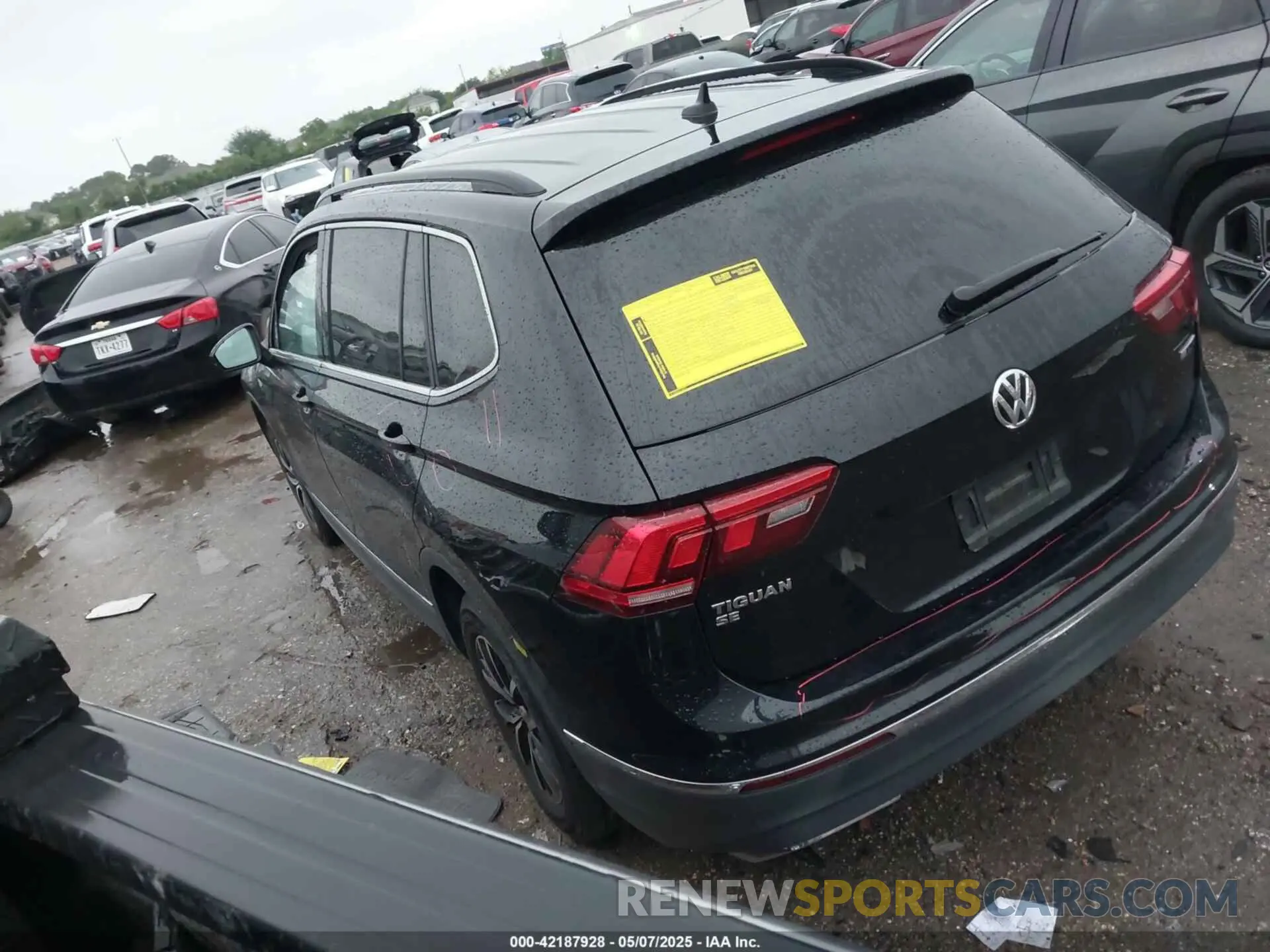 3 Photograph of a damaged car 3VV2B7AX3MM049091 VOLKSWAGEN TIGUAN 2021