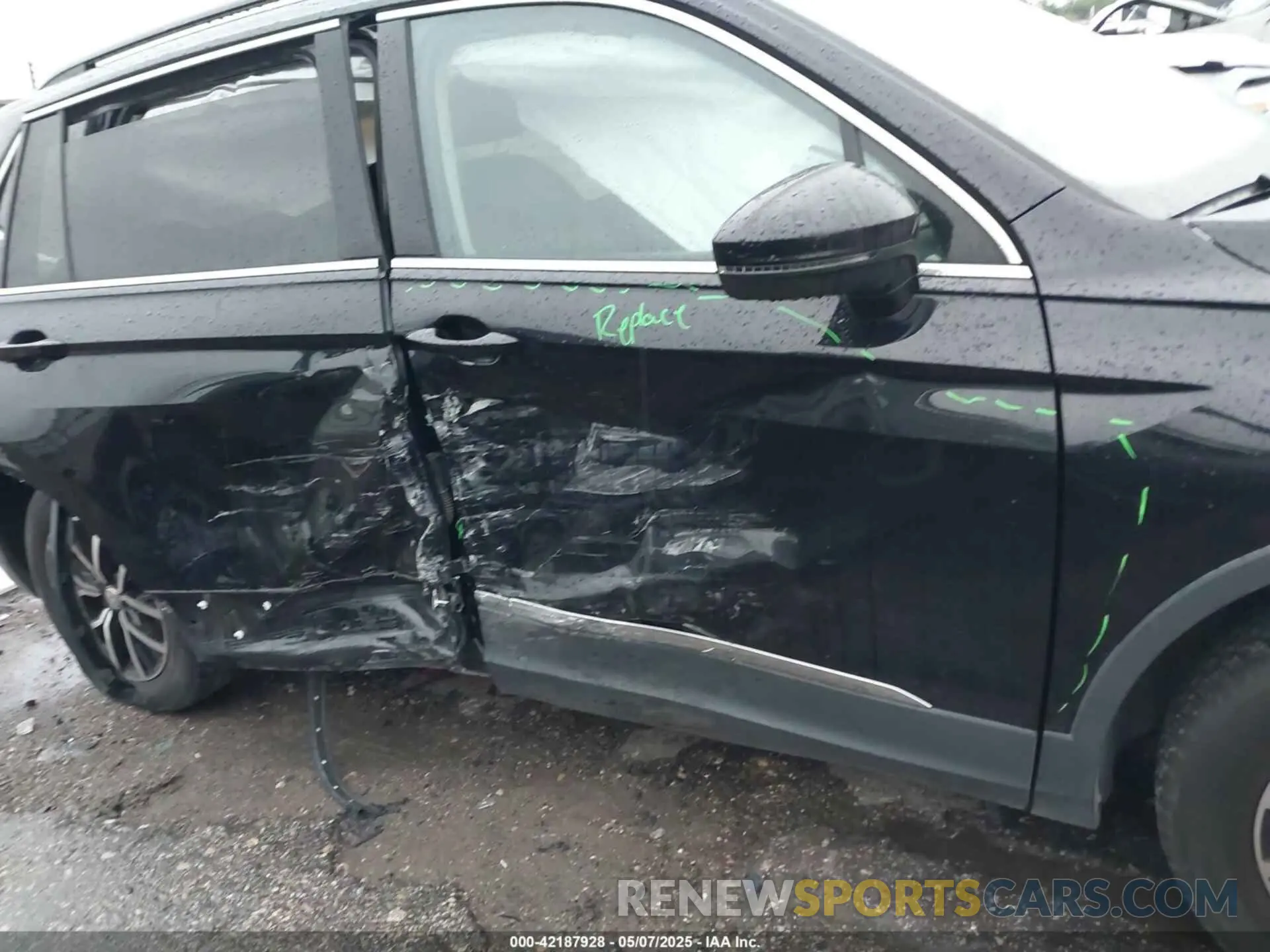 6 Photograph of a damaged car 3VV2B7AX3MM049091 VOLKSWAGEN TIGUAN 2021