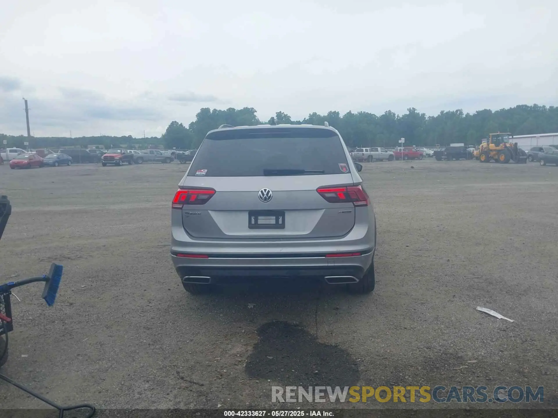16 Photograph of a damaged car 3VV2B7AX3MM130642 VOLKSWAGEN TIGUAN 2021