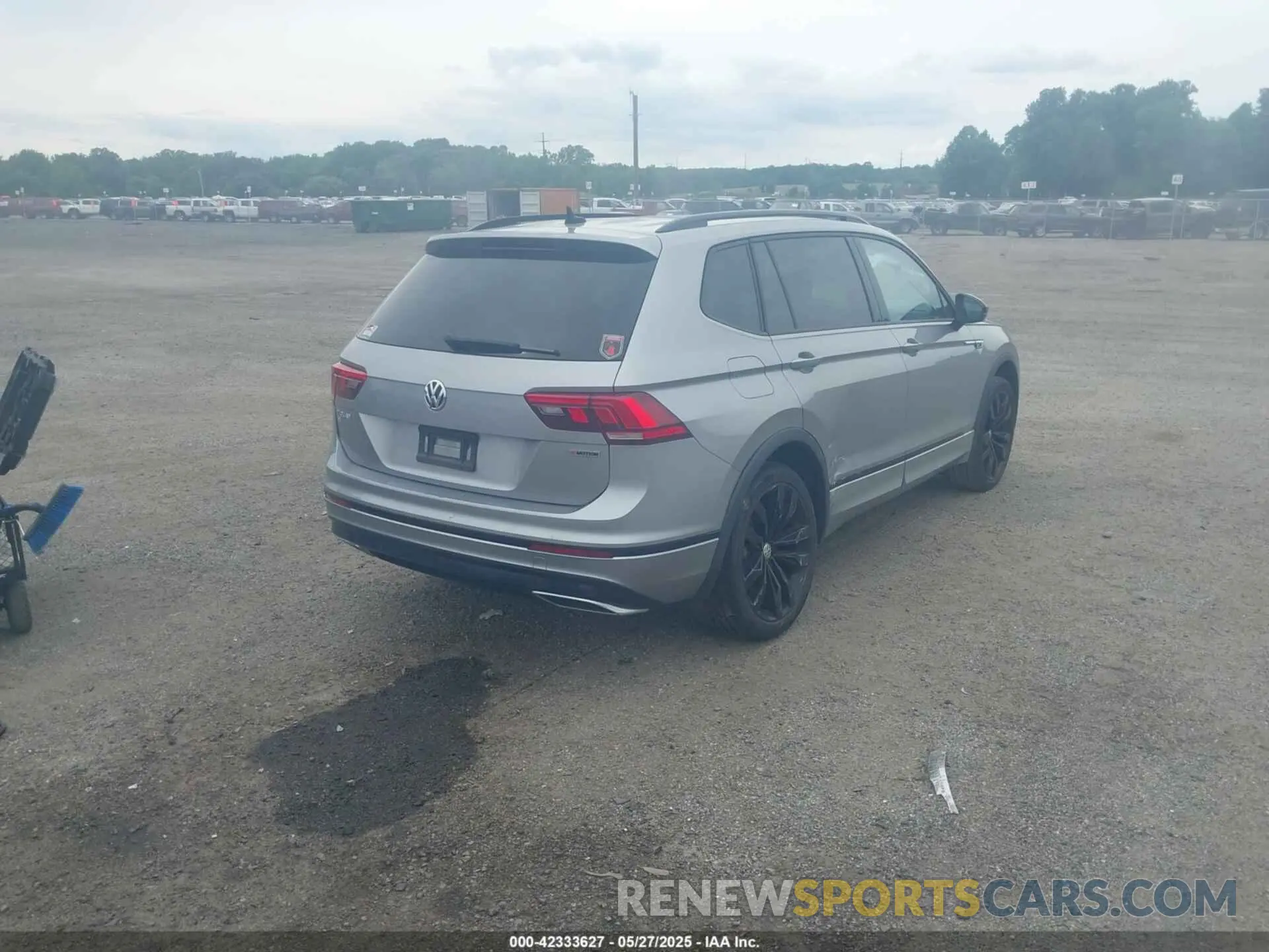 4 Photograph of a damaged car 3VV2B7AX3MM130642 VOLKSWAGEN TIGUAN 2021