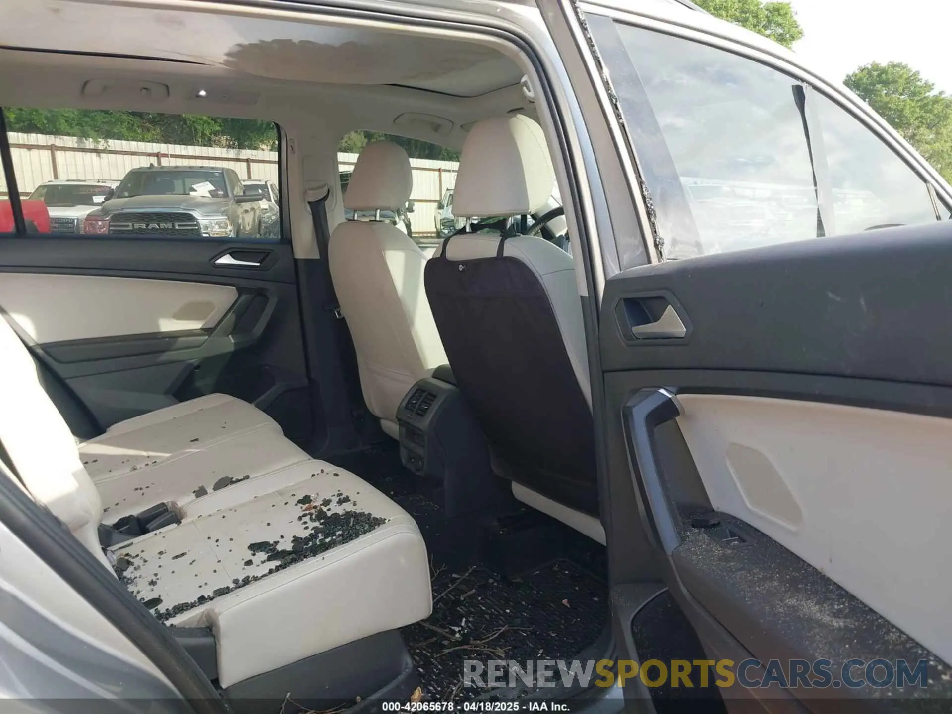 8 Photograph of a damaged car 3VV2B7AX3MM139910 VOLKSWAGEN TIGUAN 2021