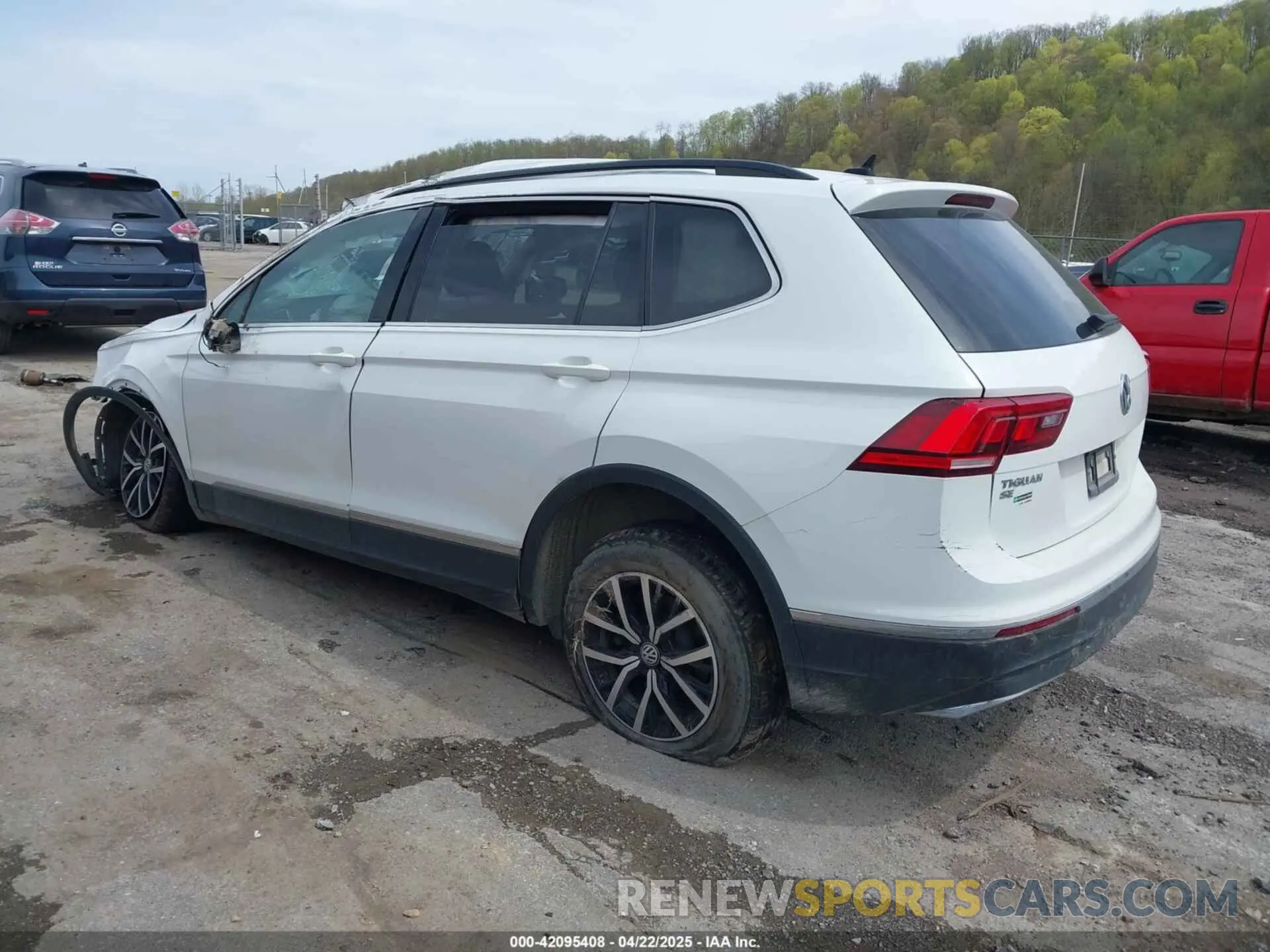 3 Photograph of a damaged car 3VV2B7AX4MM044806 VOLKSWAGEN TIGUAN 2021