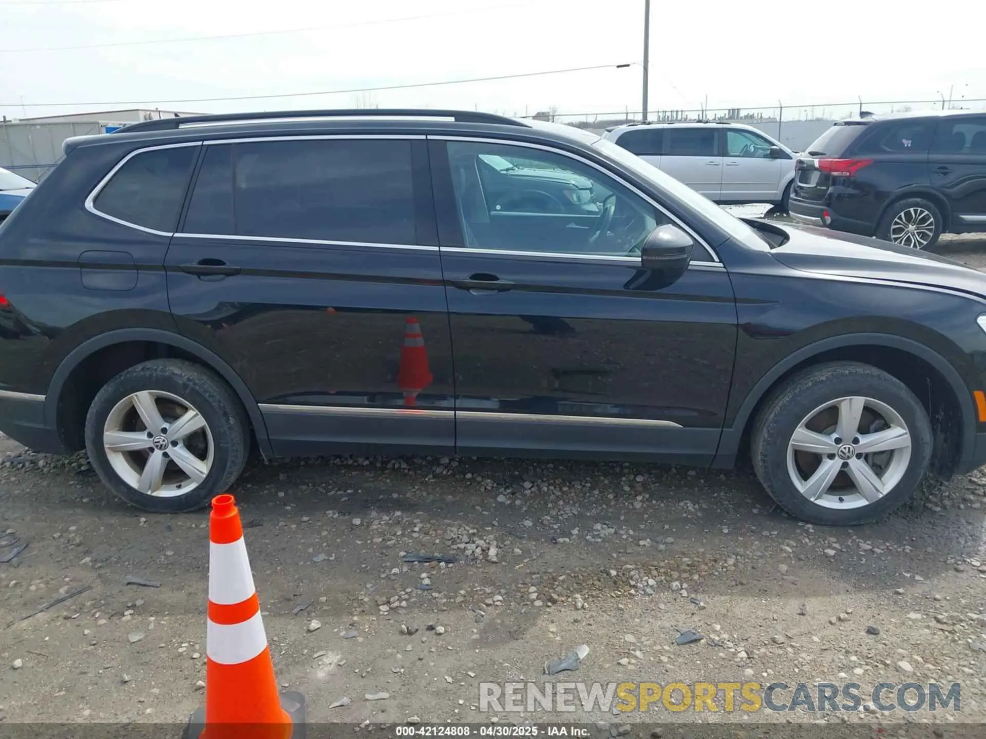 14 Photograph of a damaged car 3VV2B7AX4MM050282 VOLKSWAGEN TIGUAN 2021