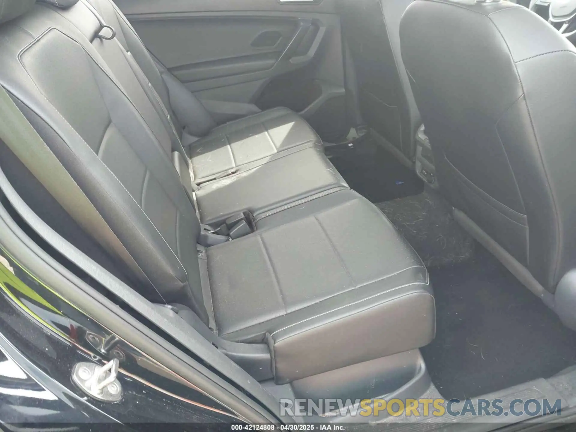 8 Photograph of a damaged car 3VV2B7AX4MM050282 VOLKSWAGEN TIGUAN 2021