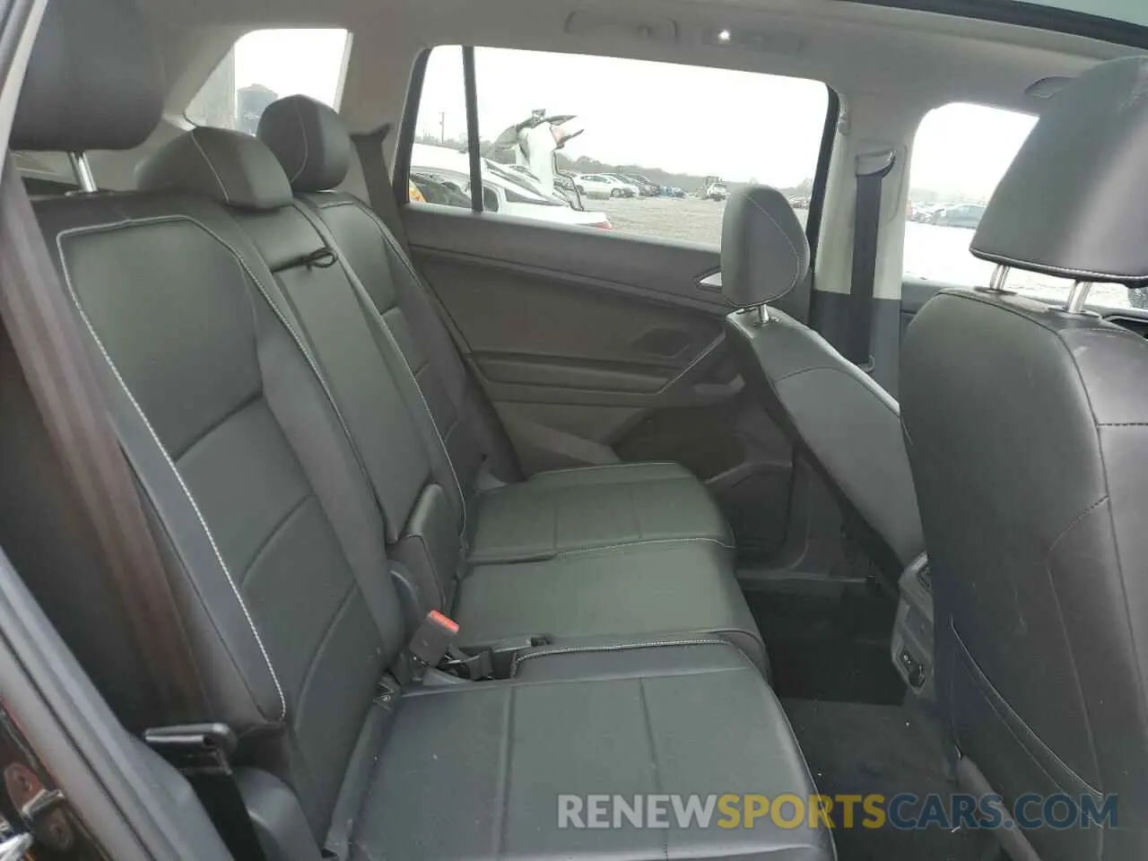 11 Photograph of a damaged car 3VV2B7AX4MM101098 VOLKSWAGEN TIGUAN 2021