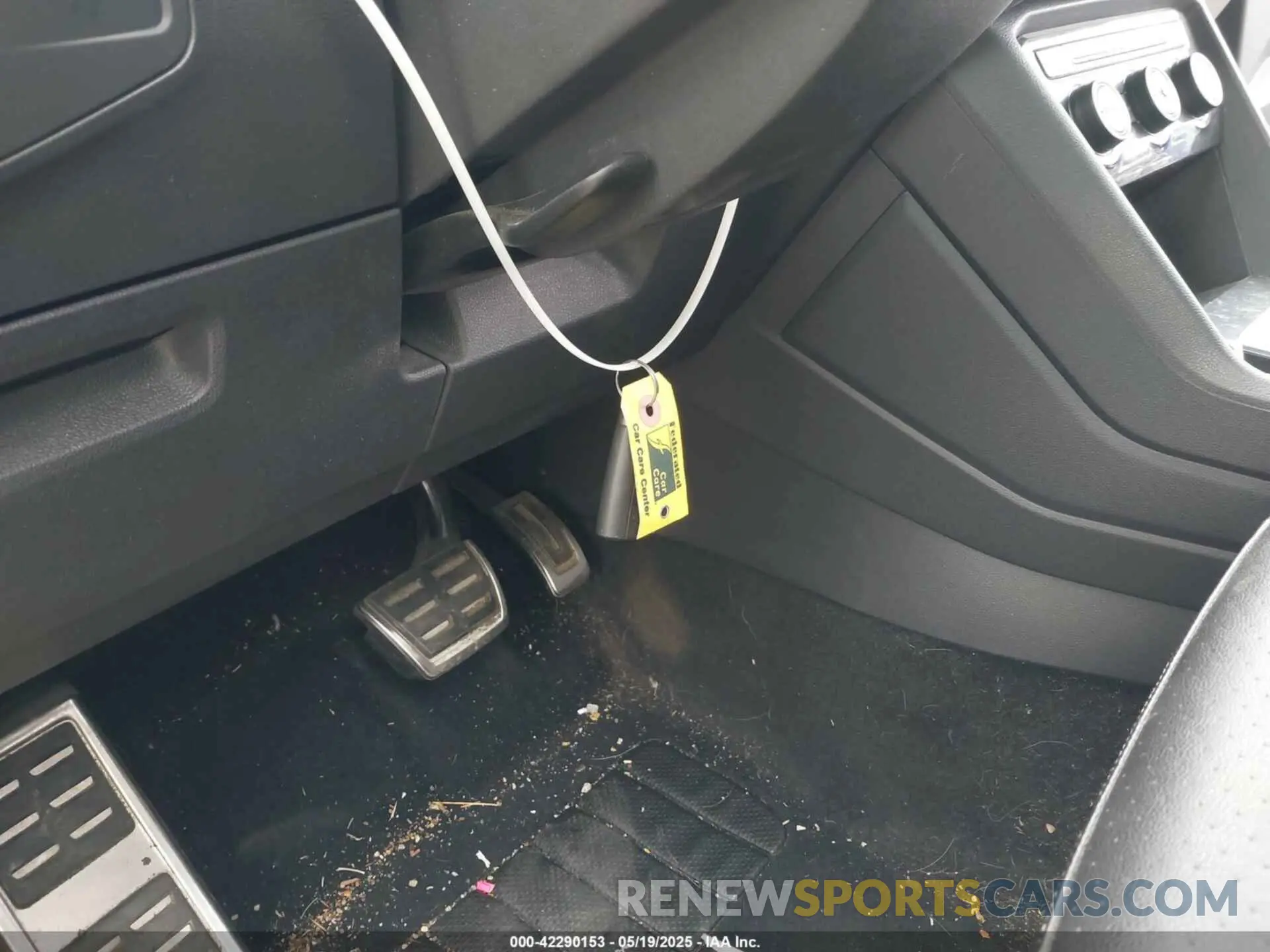 11 Photograph of a damaged car 3VV2B7AX4MM111887 VOLKSWAGEN TIGUAN 2021