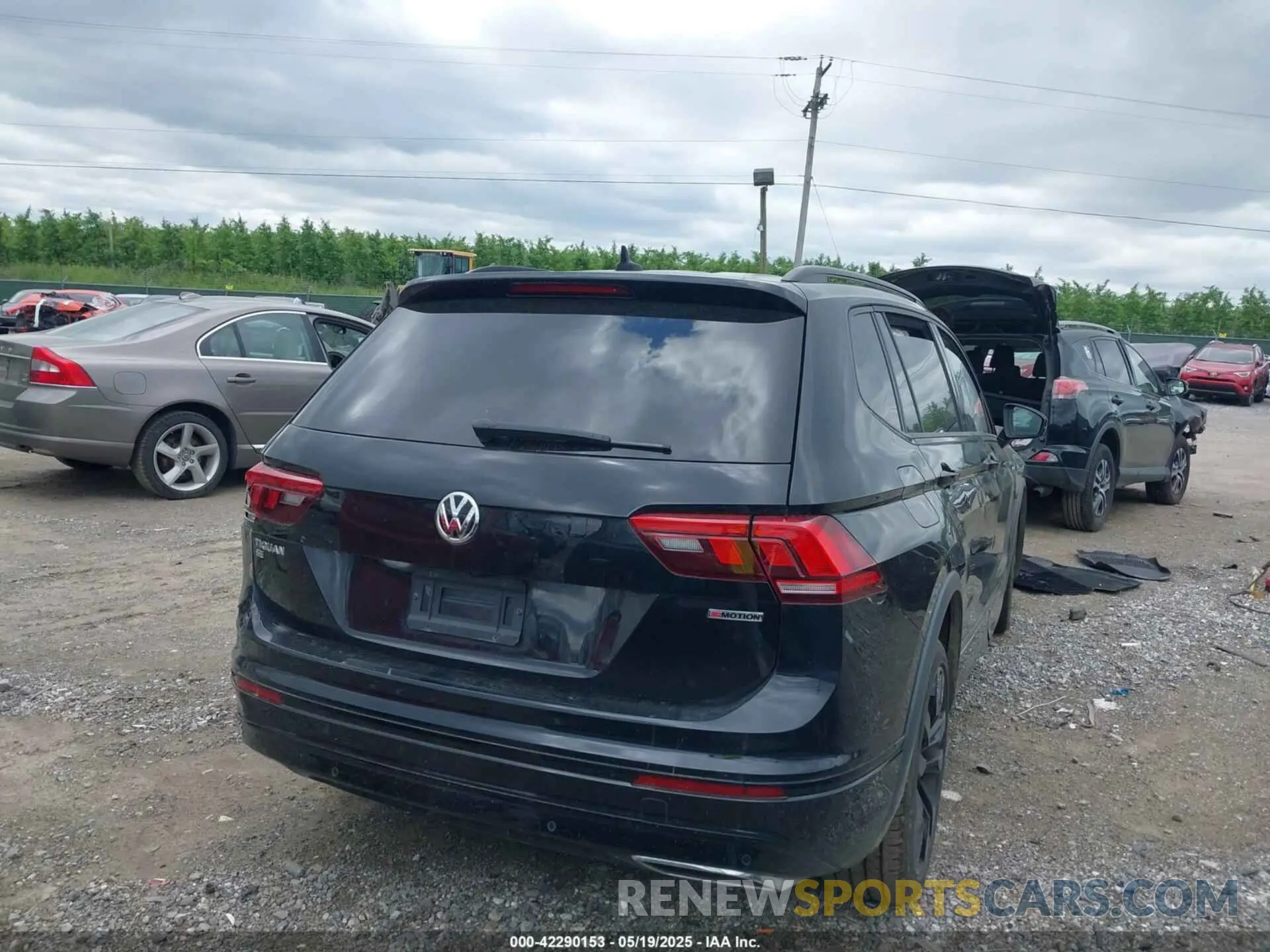 16 Photograph of a damaged car 3VV2B7AX4MM111887 VOLKSWAGEN TIGUAN 2021