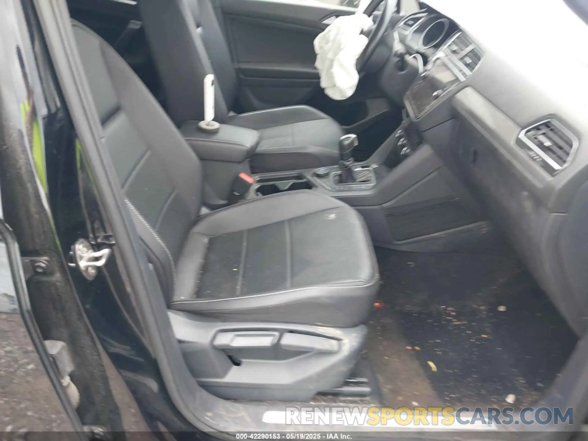5 Photograph of a damaged car 3VV2B7AX4MM111887 VOLKSWAGEN TIGUAN 2021