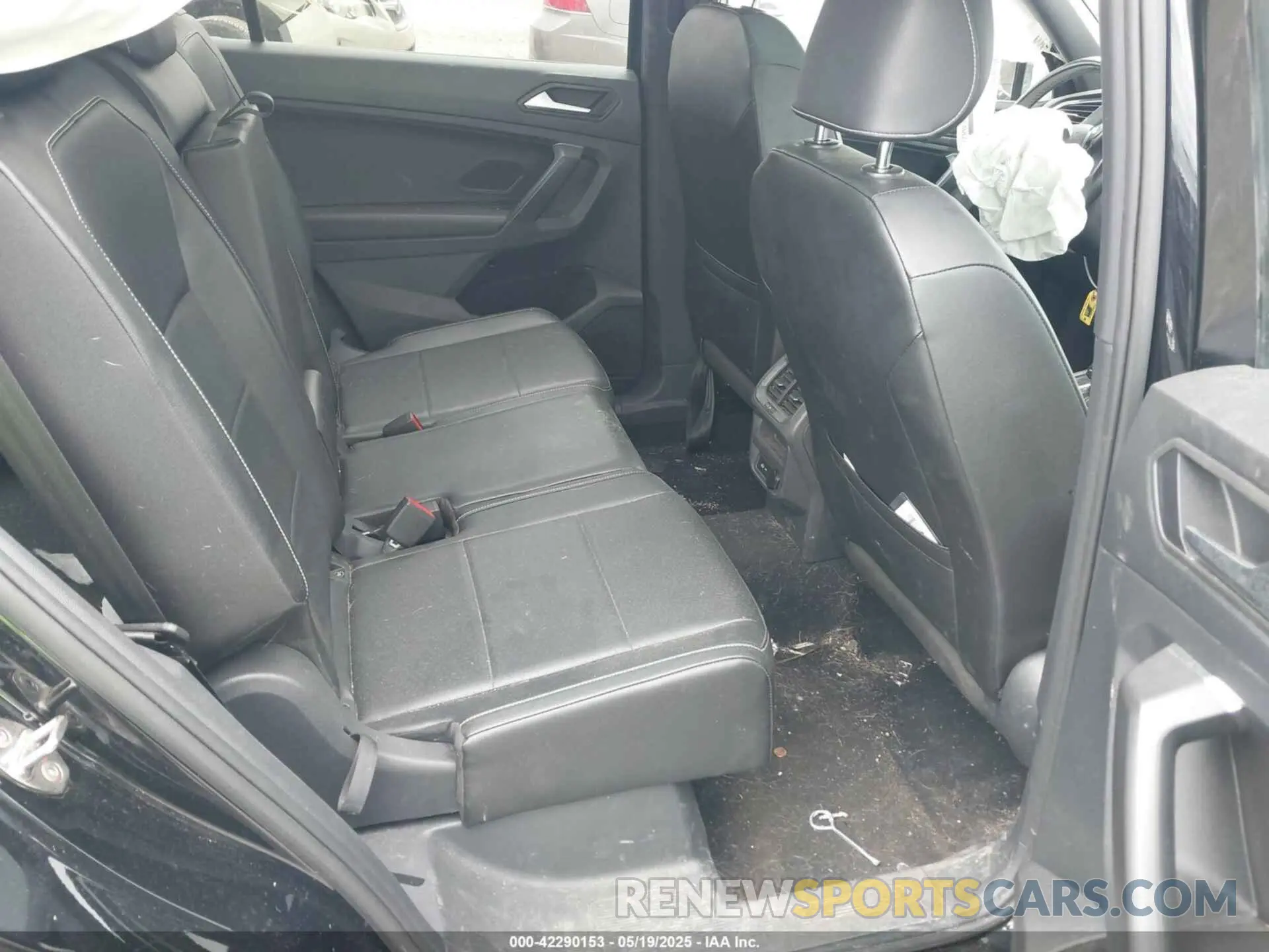 8 Photograph of a damaged car 3VV2B7AX4MM111887 VOLKSWAGEN TIGUAN 2021