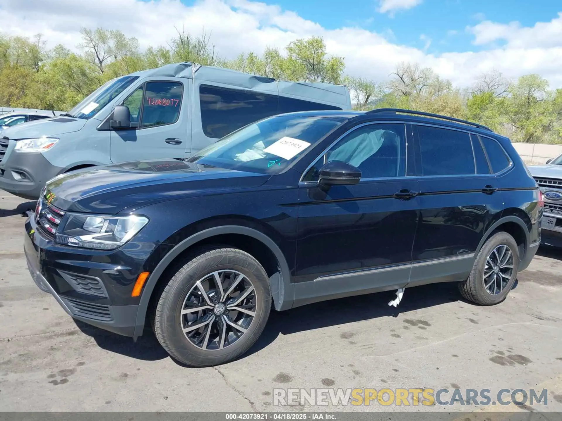 14 Photograph of a damaged car 3VV2B7AX4MM121545 VOLKSWAGEN TIGUAN 2021