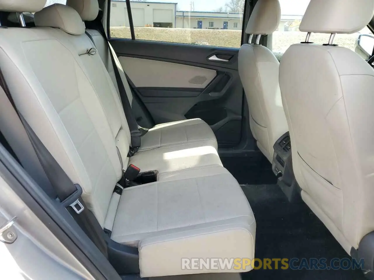 11 Photograph of a damaged car 3VV2B7AX4MM149636 VOLKSWAGEN TIGUAN 2021