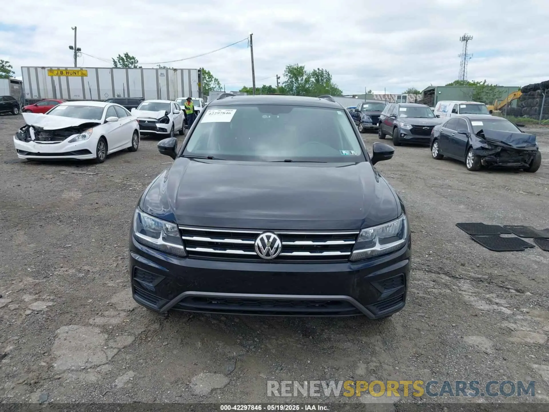 12 Photograph of a damaged car 3VV2B7AX4MM159373 VOLKSWAGEN TIGUAN 2021