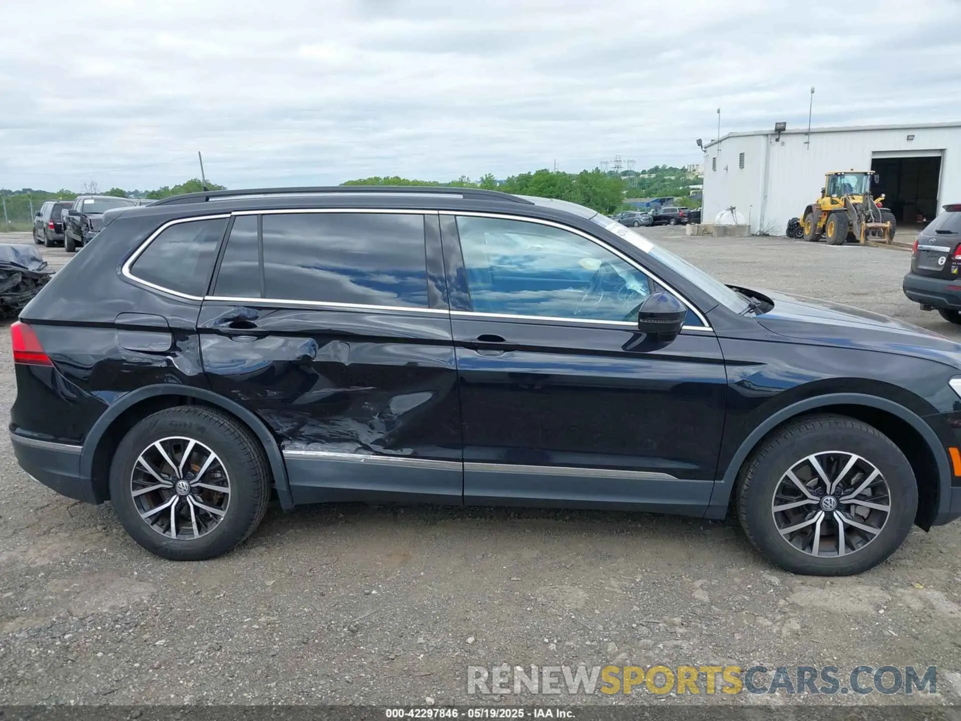 13 Photograph of a damaged car 3VV2B7AX4MM159373 VOLKSWAGEN TIGUAN 2021