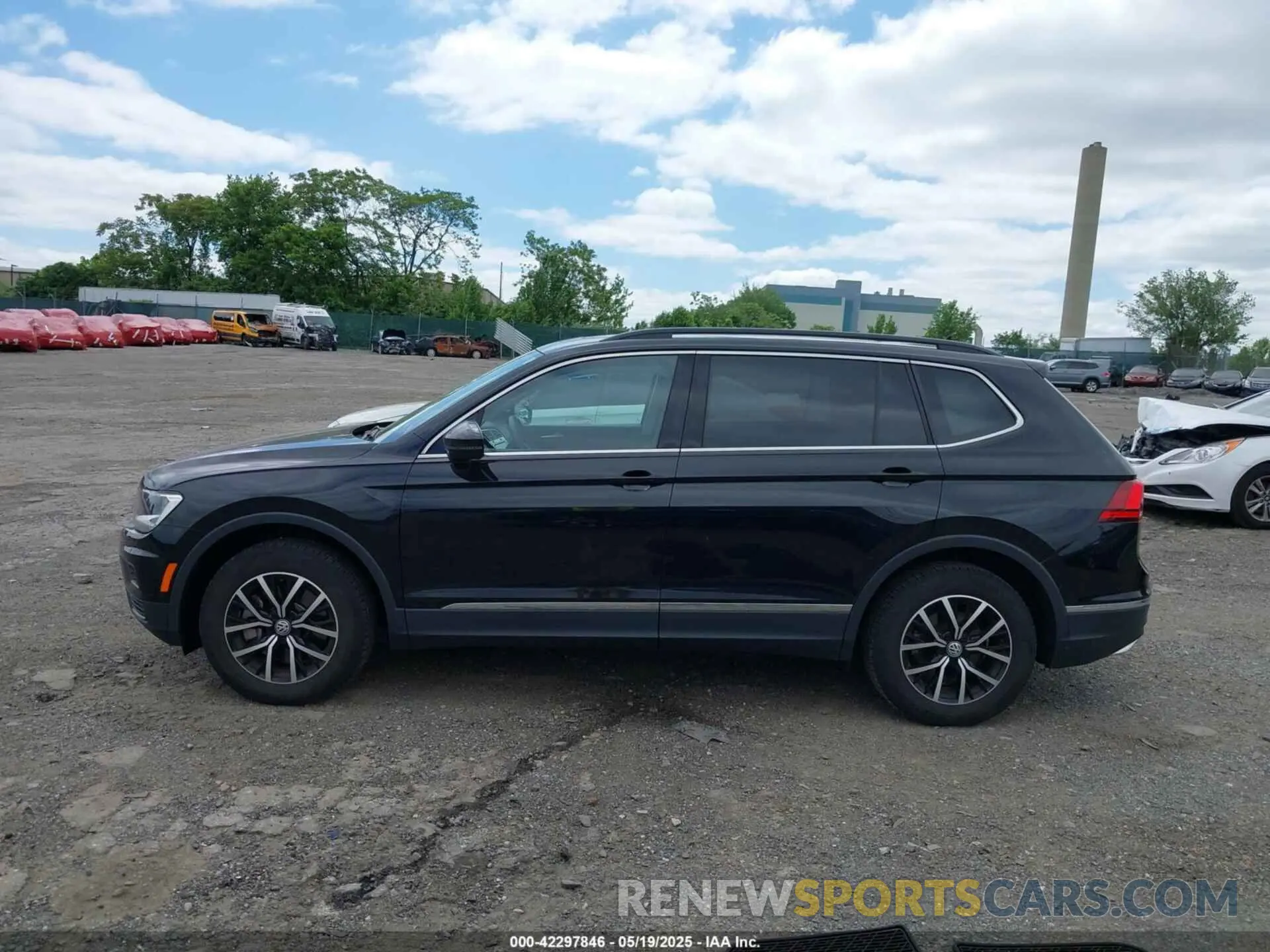 14 Photograph of a damaged car 3VV2B7AX4MM159373 VOLKSWAGEN TIGUAN 2021