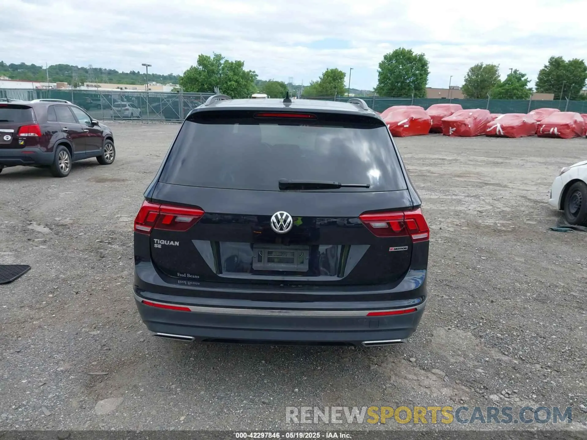 16 Photograph of a damaged car 3VV2B7AX4MM159373 VOLKSWAGEN TIGUAN 2021