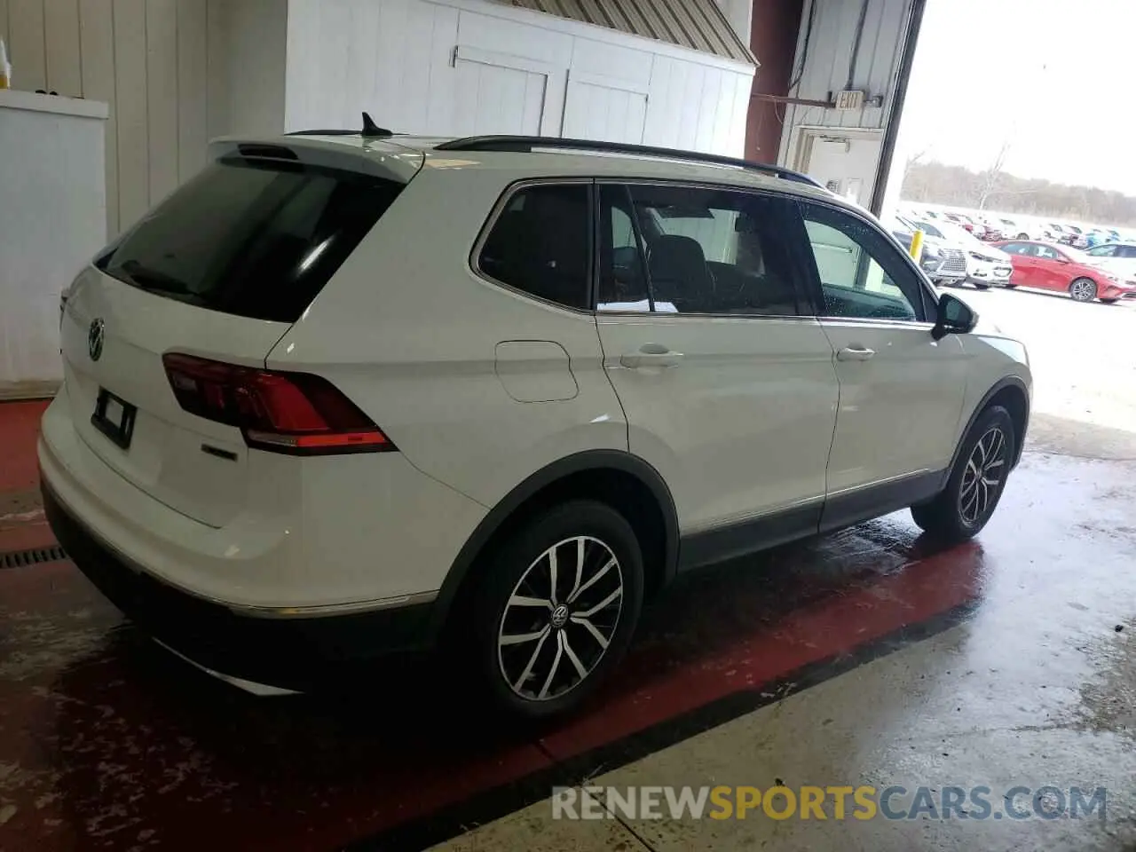 3 Photograph of a damaged car 3VV2B7AX5MM009482 VOLKSWAGEN TIGUAN 2021