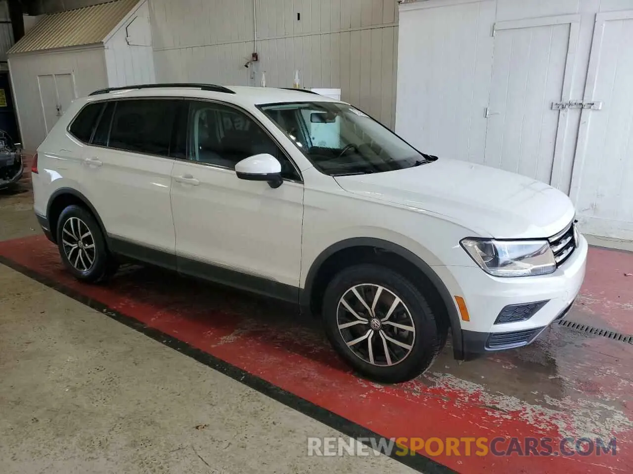 4 Photograph of a damaged car 3VV2B7AX5MM009482 VOLKSWAGEN TIGUAN 2021