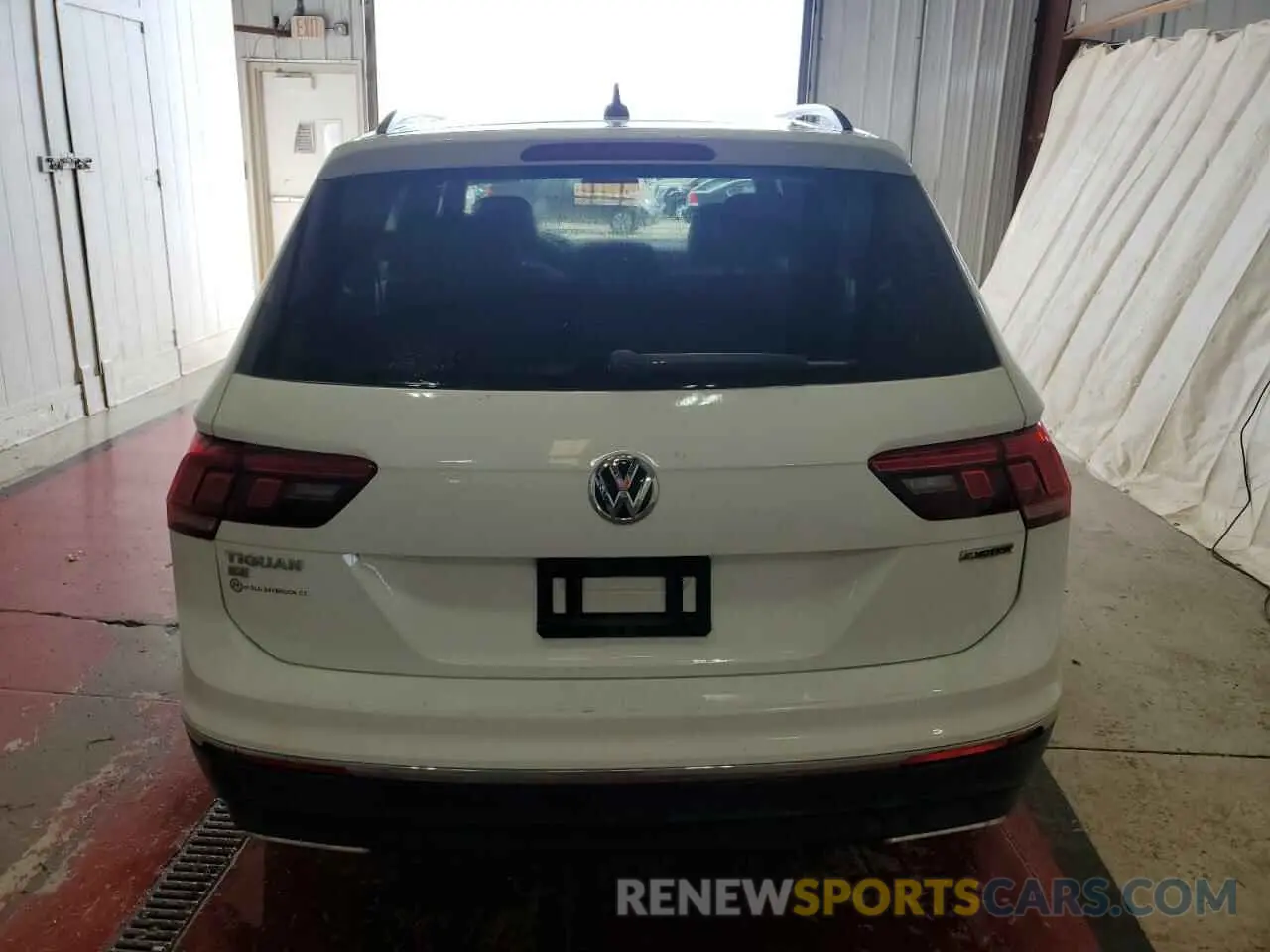 6 Photograph of a damaged car 3VV2B7AX5MM009482 VOLKSWAGEN TIGUAN 2021