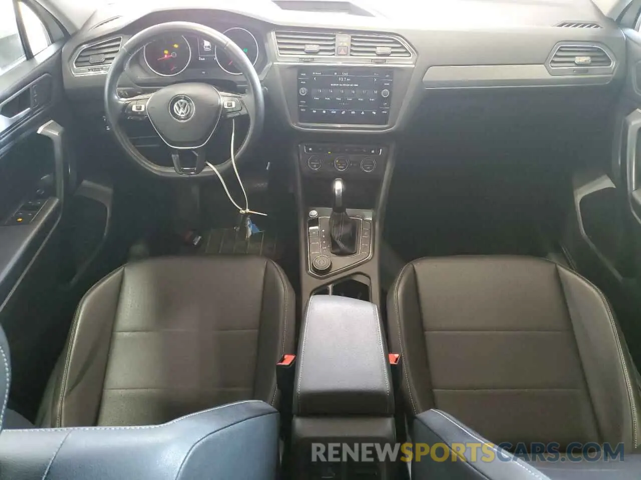 8 Photograph of a damaged car 3VV2B7AX5MM009482 VOLKSWAGEN TIGUAN 2021