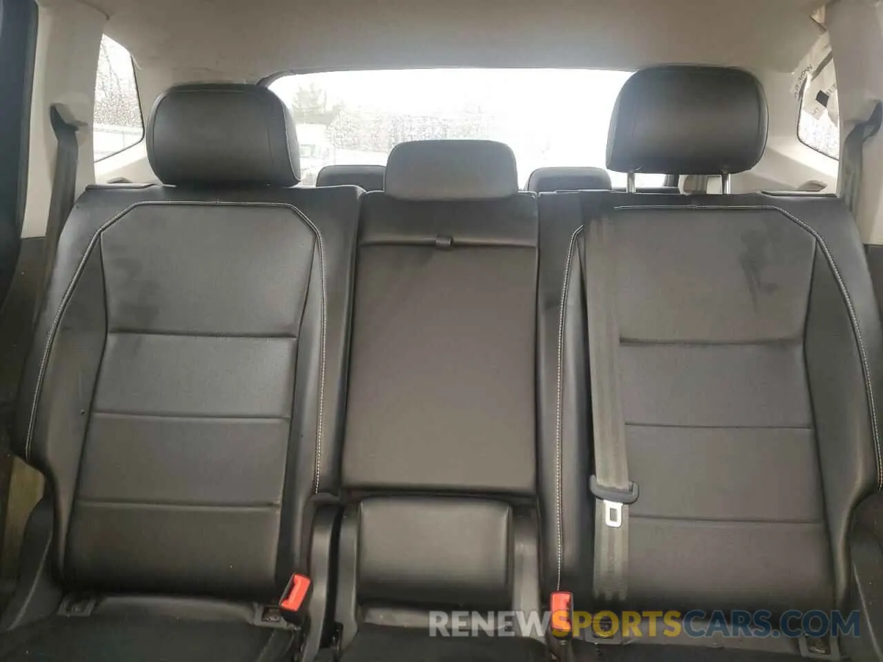10 Photograph of a damaged car 3VV2B7AX5MM058164 VOLKSWAGEN TIGUAN 2021